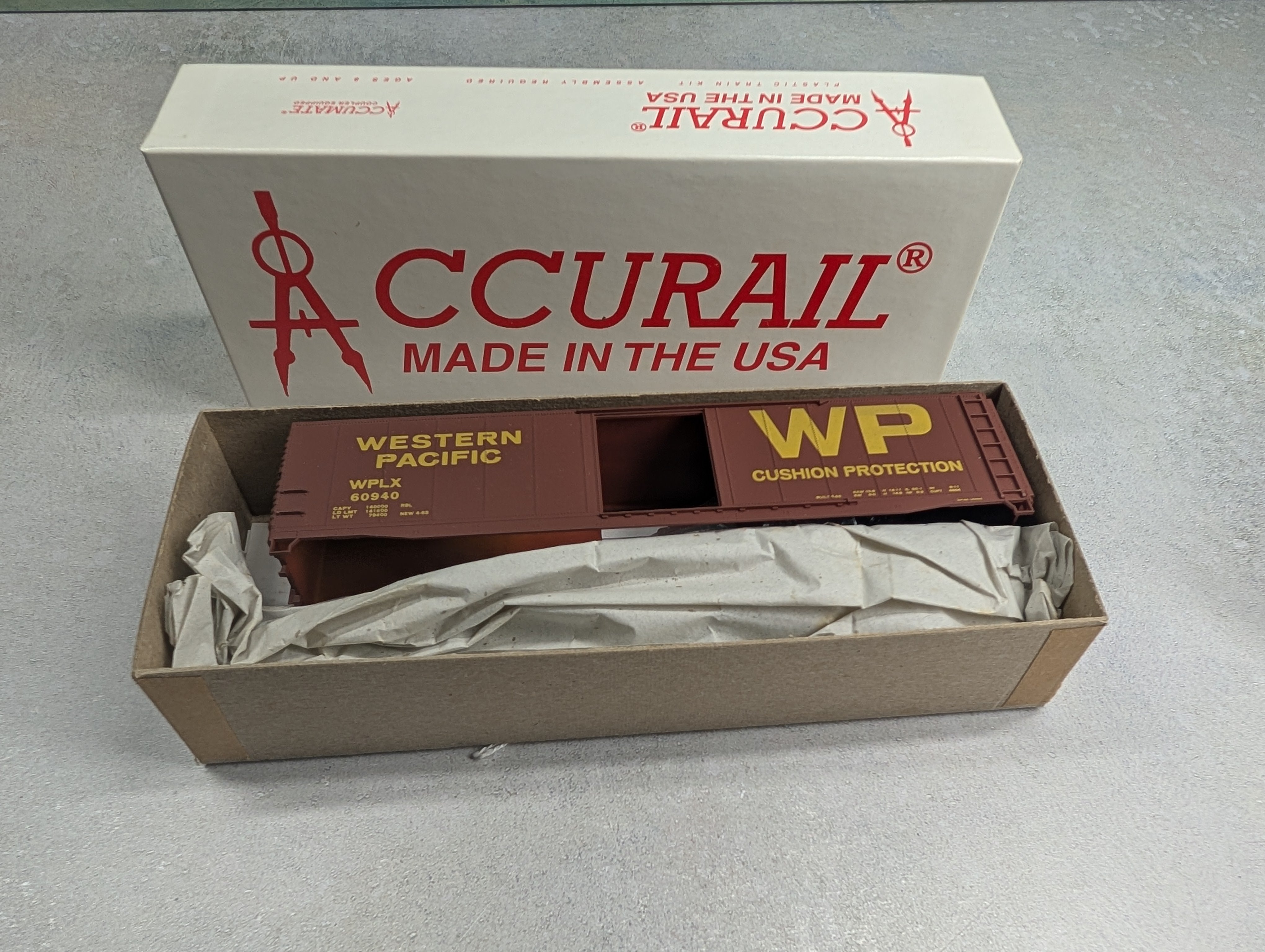 Accurail 5107 HO Scale 50' Plug Door Box Car Western Pacific WPLX #60940 KIT