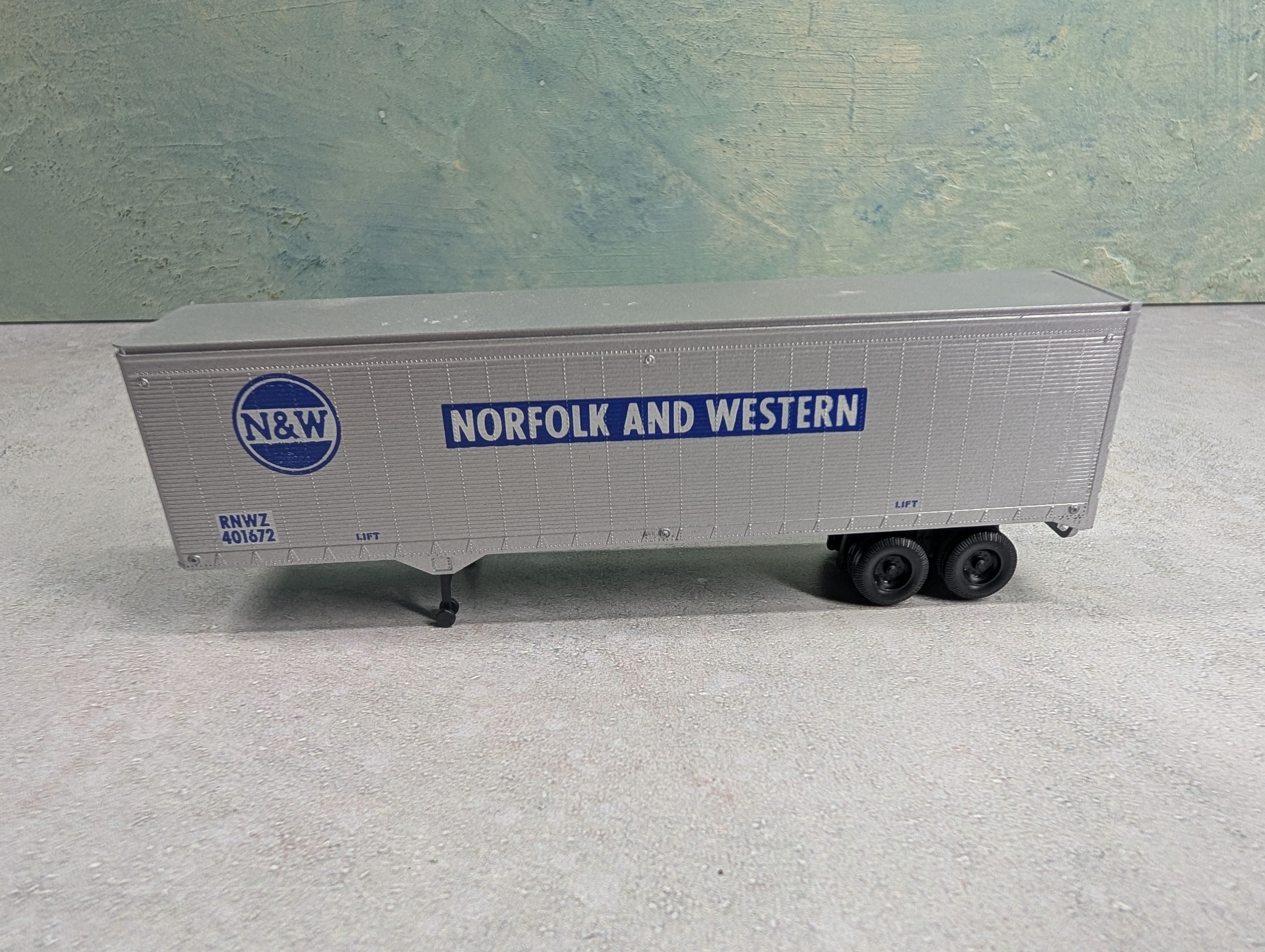 USED Athearn HO Scale 40' Trailer Norfolk & Western RNWZ #401672