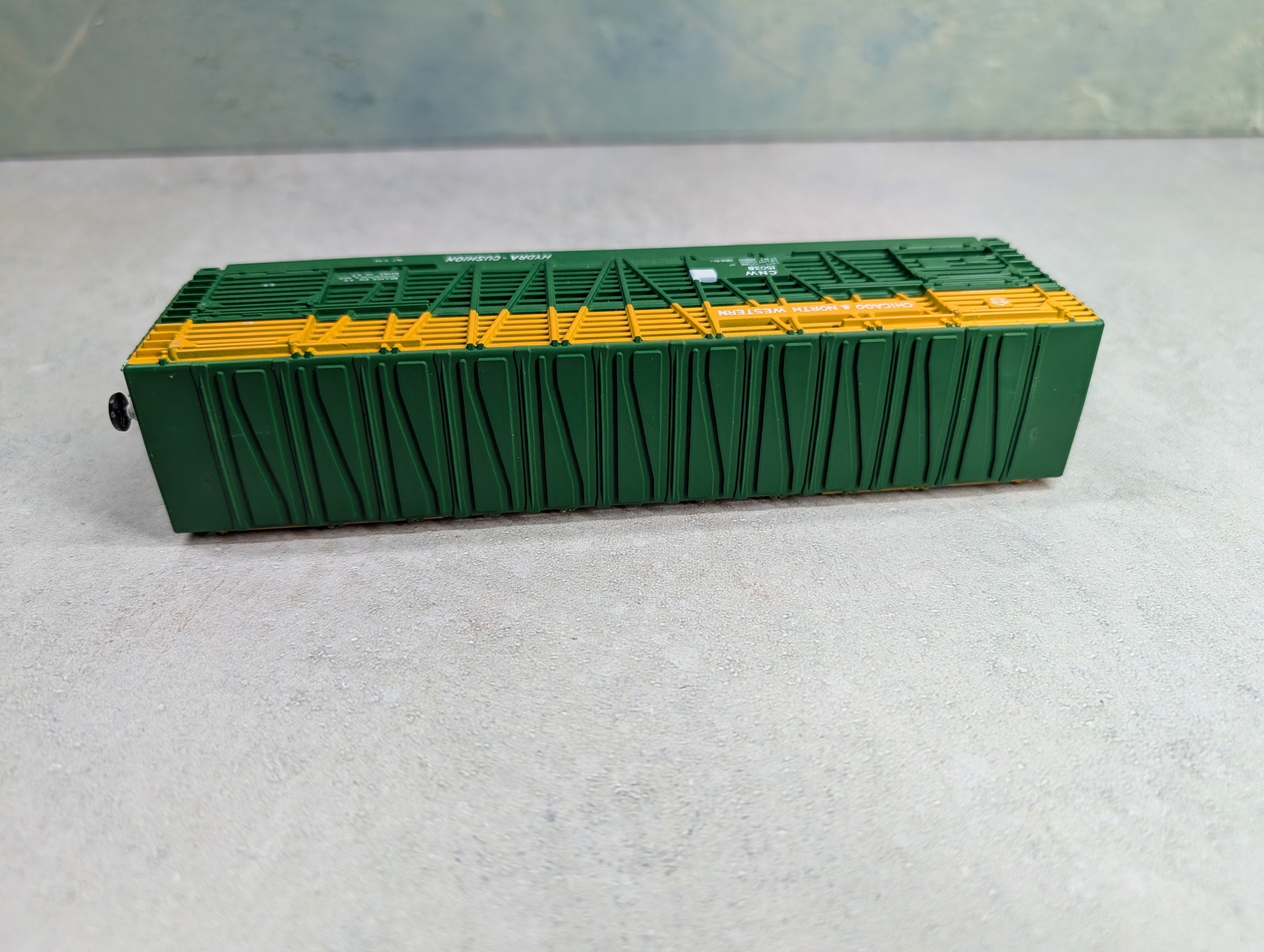 USED AHM HO Scale Hydra-Cushion Cattle Stock Car Chicago & North Western CNW #15038