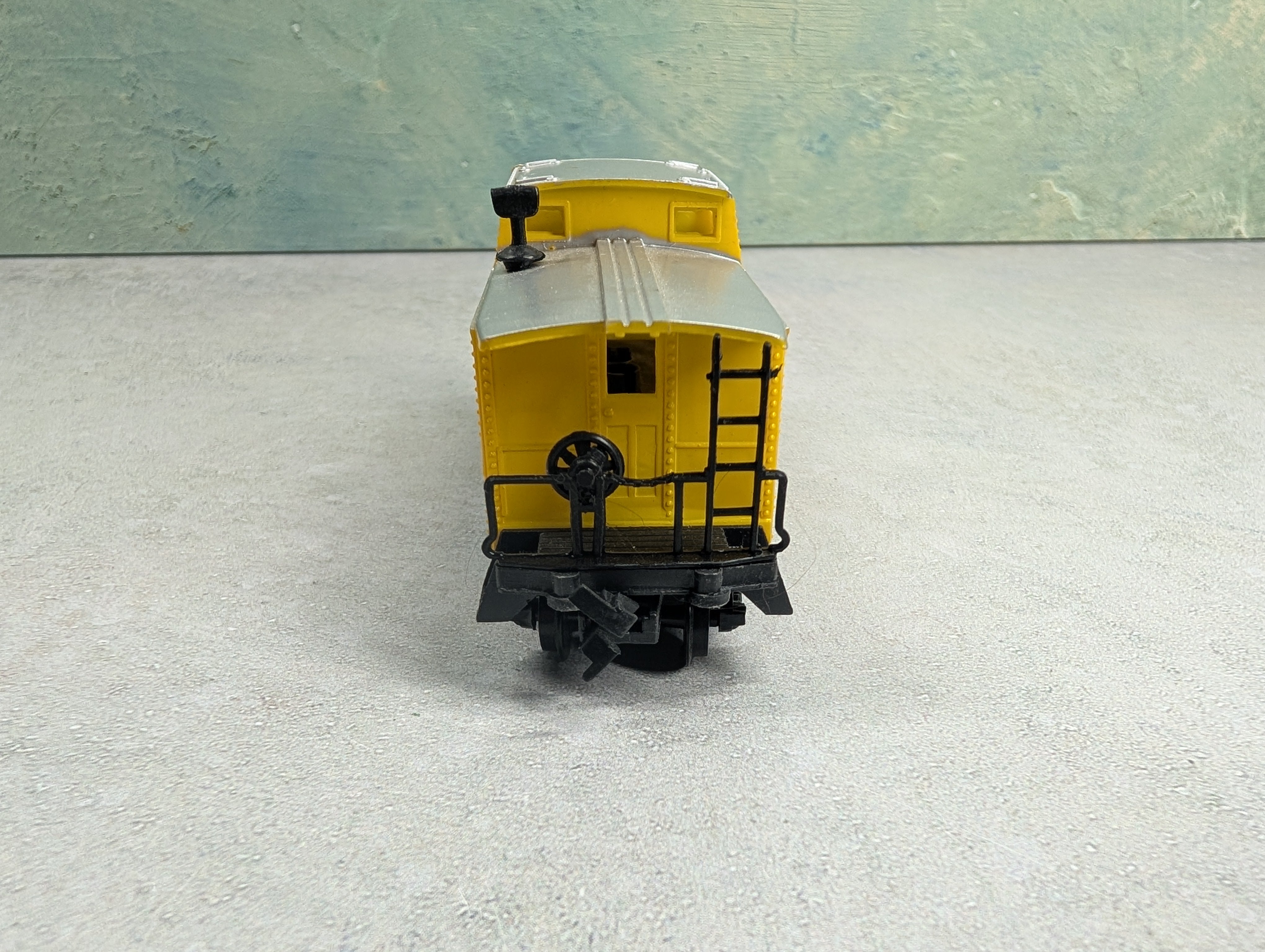 USED Life-Like HO Scale Caboose Union Pacific UP #49940 Silver Roof