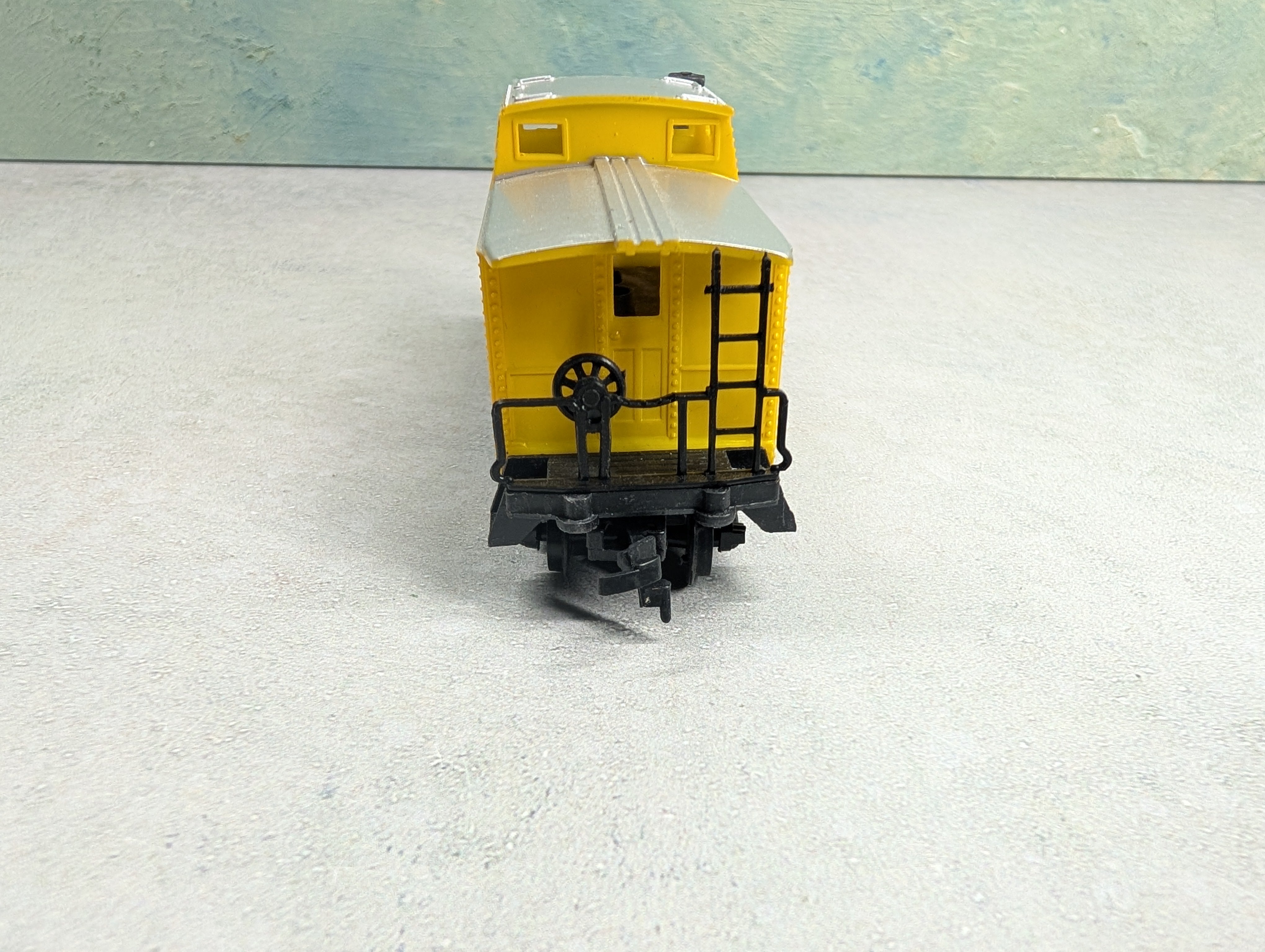 USED Life-Like HO Scale Caboose Union Pacific UP #49940 Silver Roof