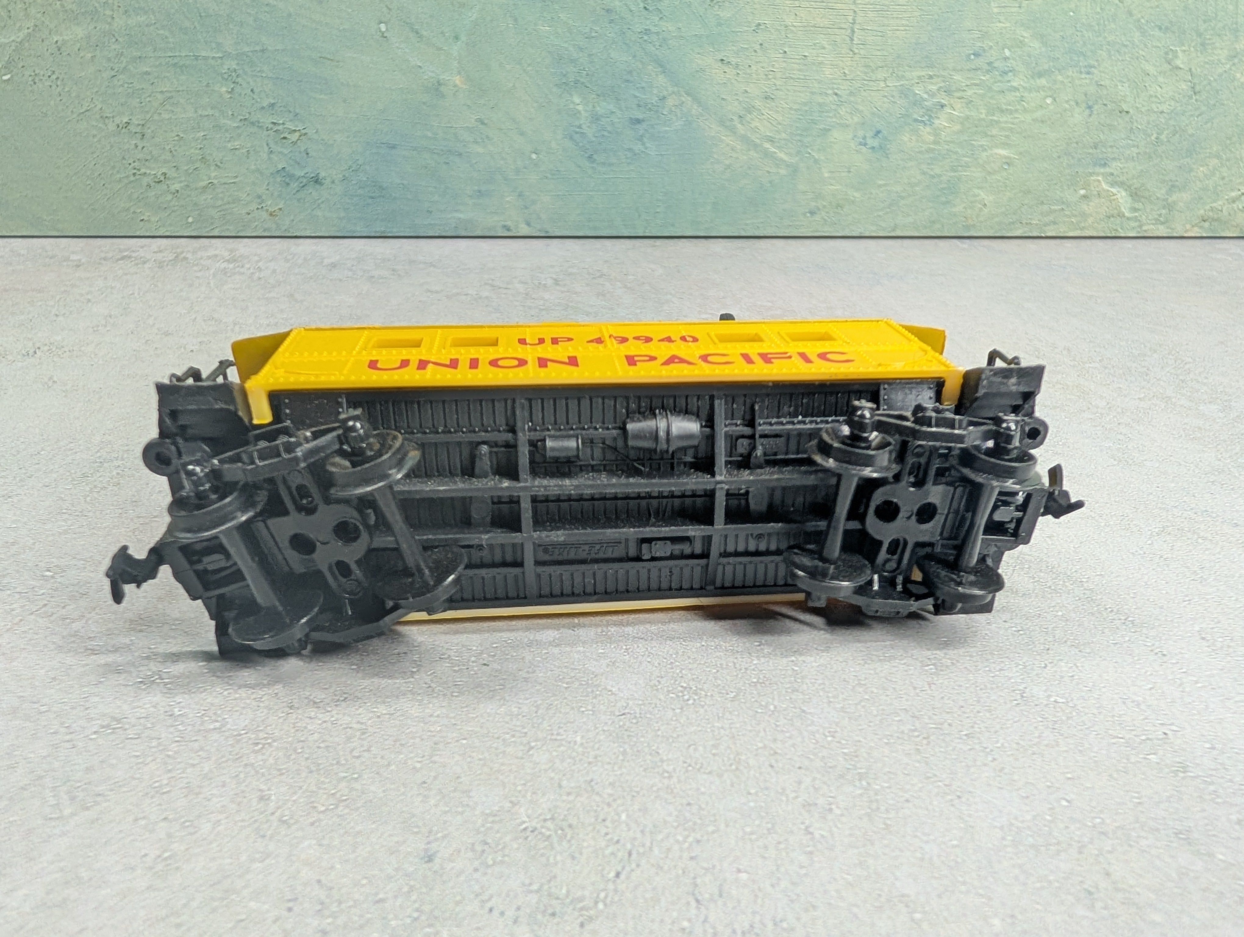 USED Life-Like HO Scale Caboose Union Pacific UP #49940 Silver Roof