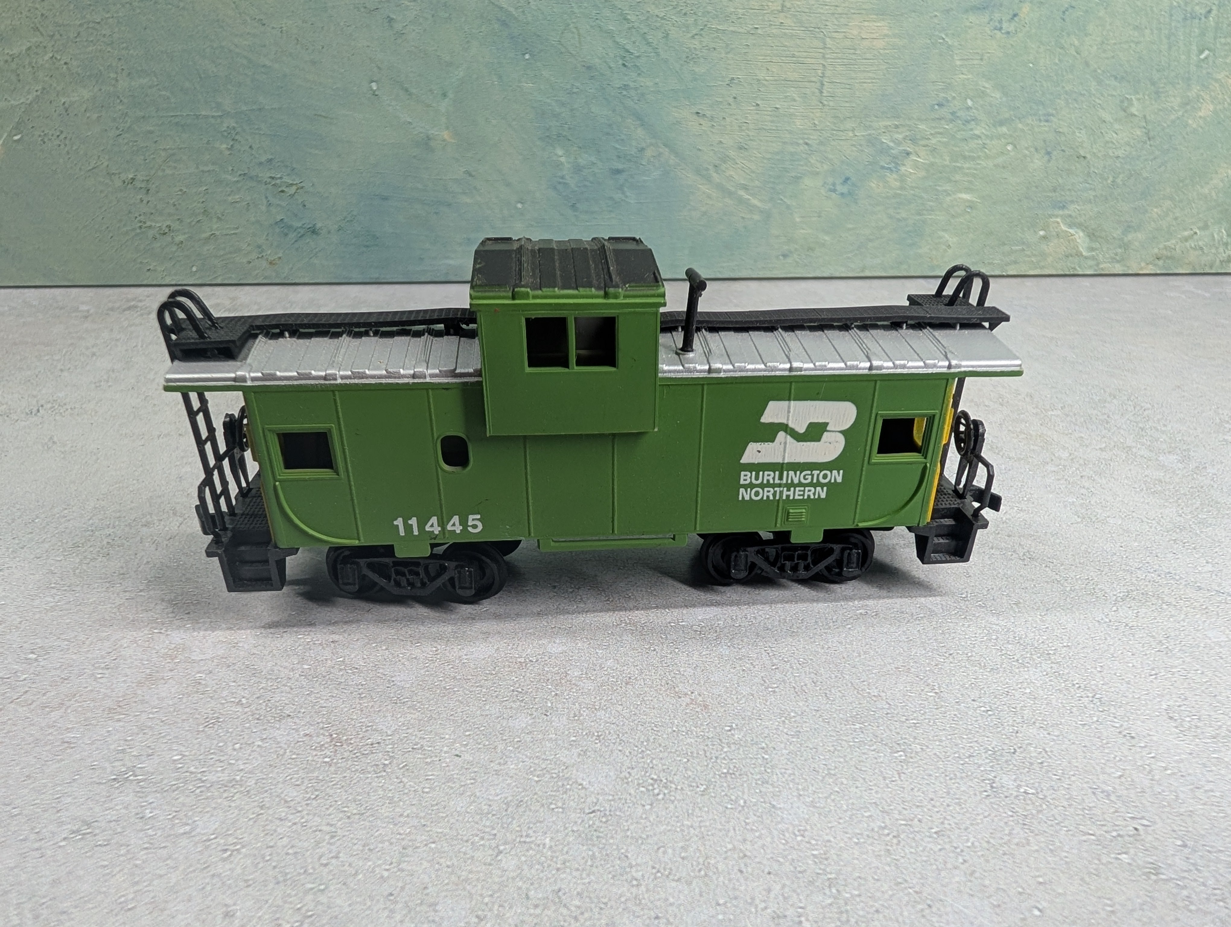USED Bachmann HO Scale Caboose Burlington Northern #11445