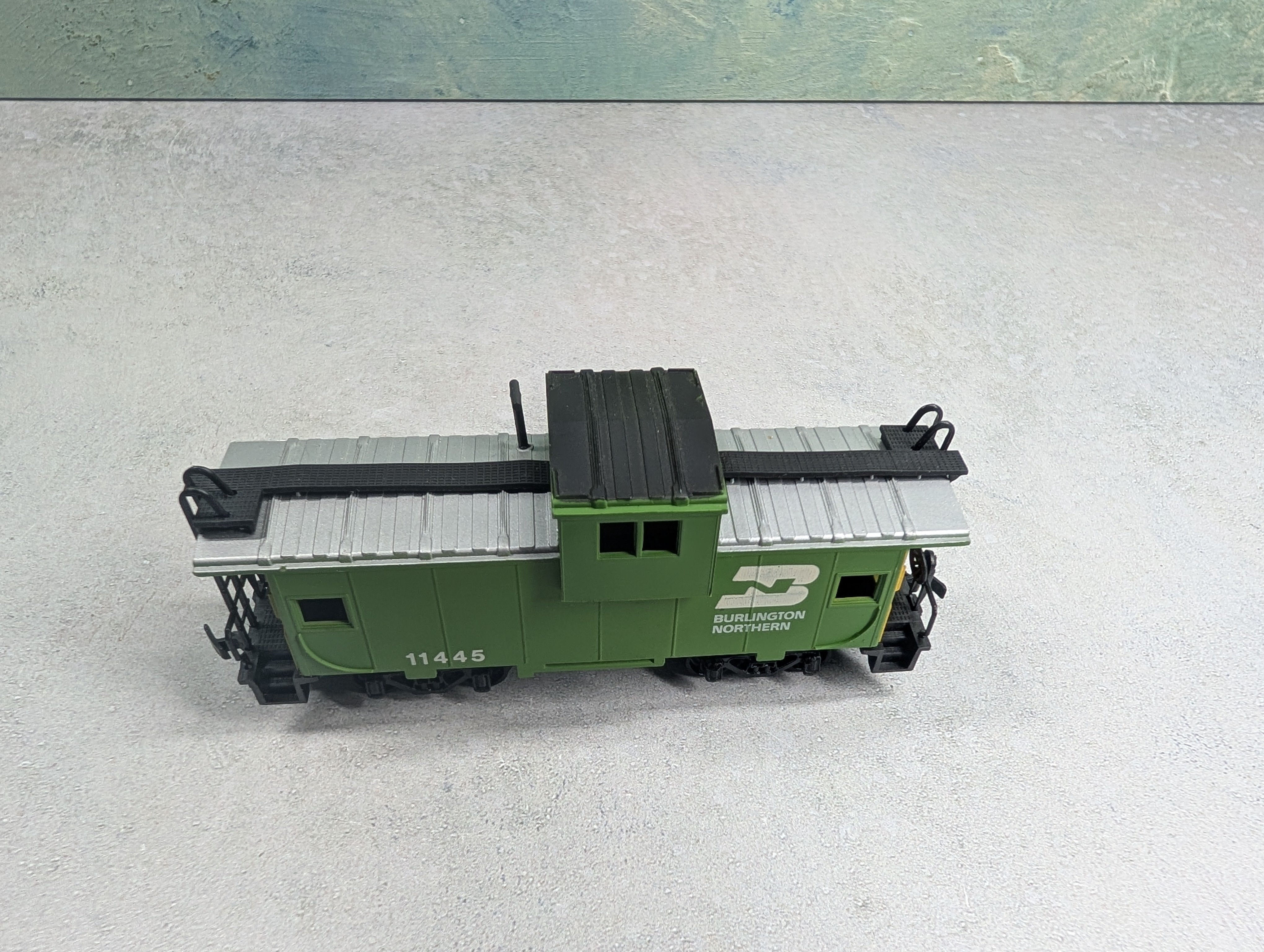 USED Bachmann HO Scale Caboose Burlington Northern #11445