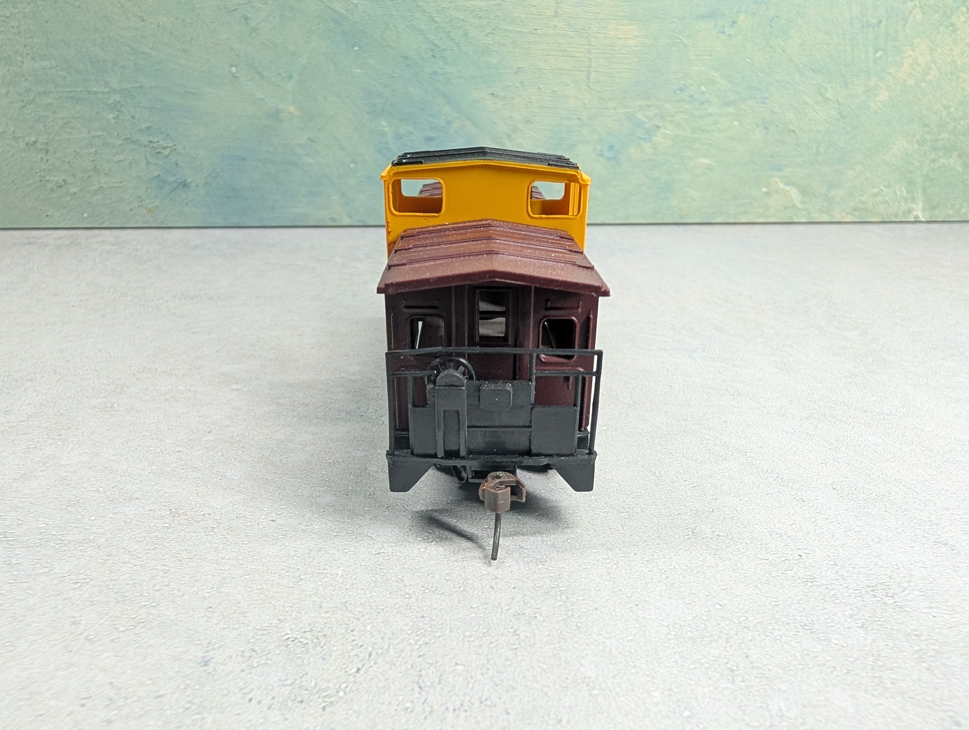 USED Bachmann HO Scale Caboose Santa Fe #999628 Metal Wheels & Gearboxes