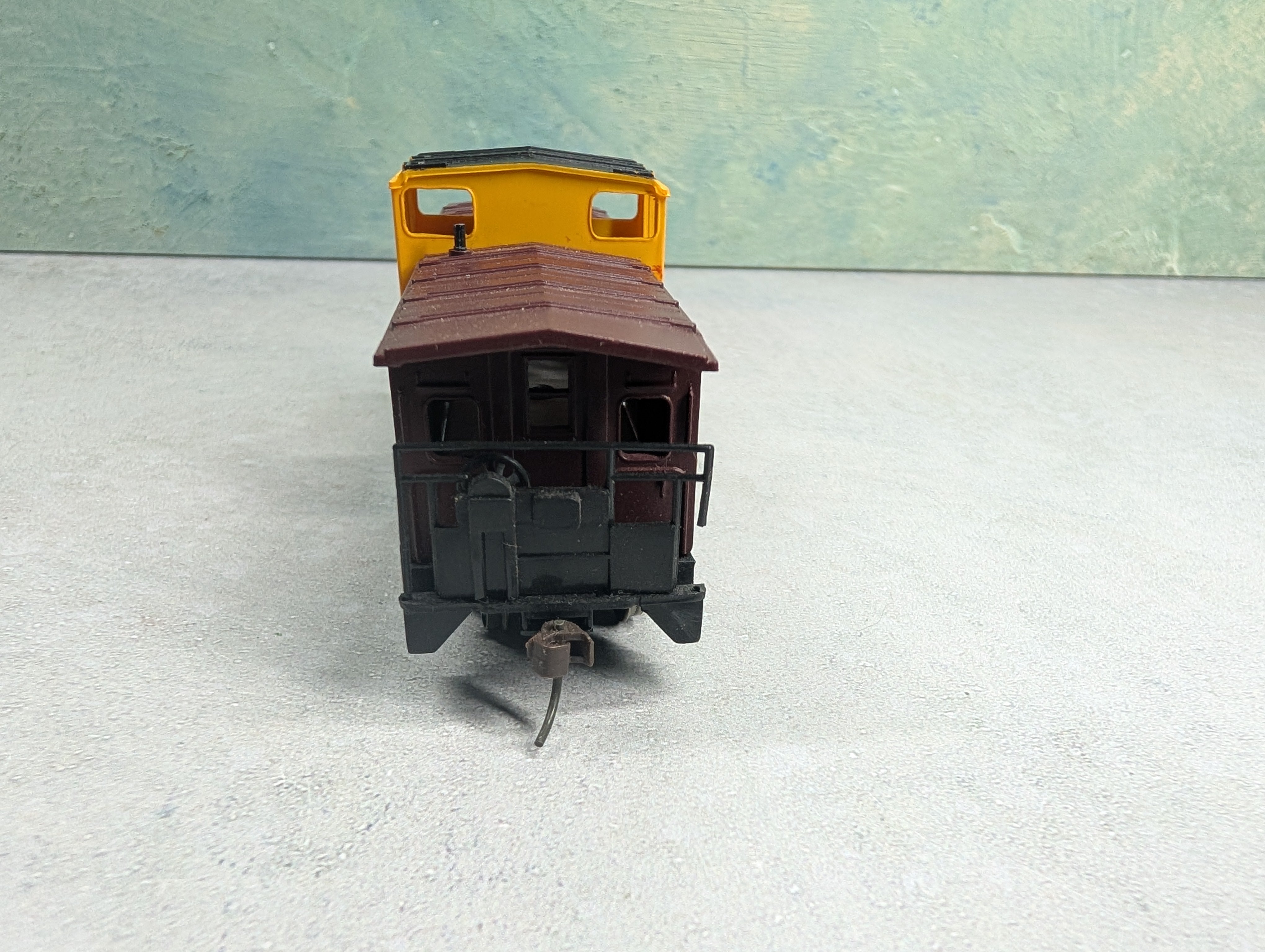 USED Bachmann HO Scale Caboose Santa Fe #999628 Metal Wheels & Gearboxes