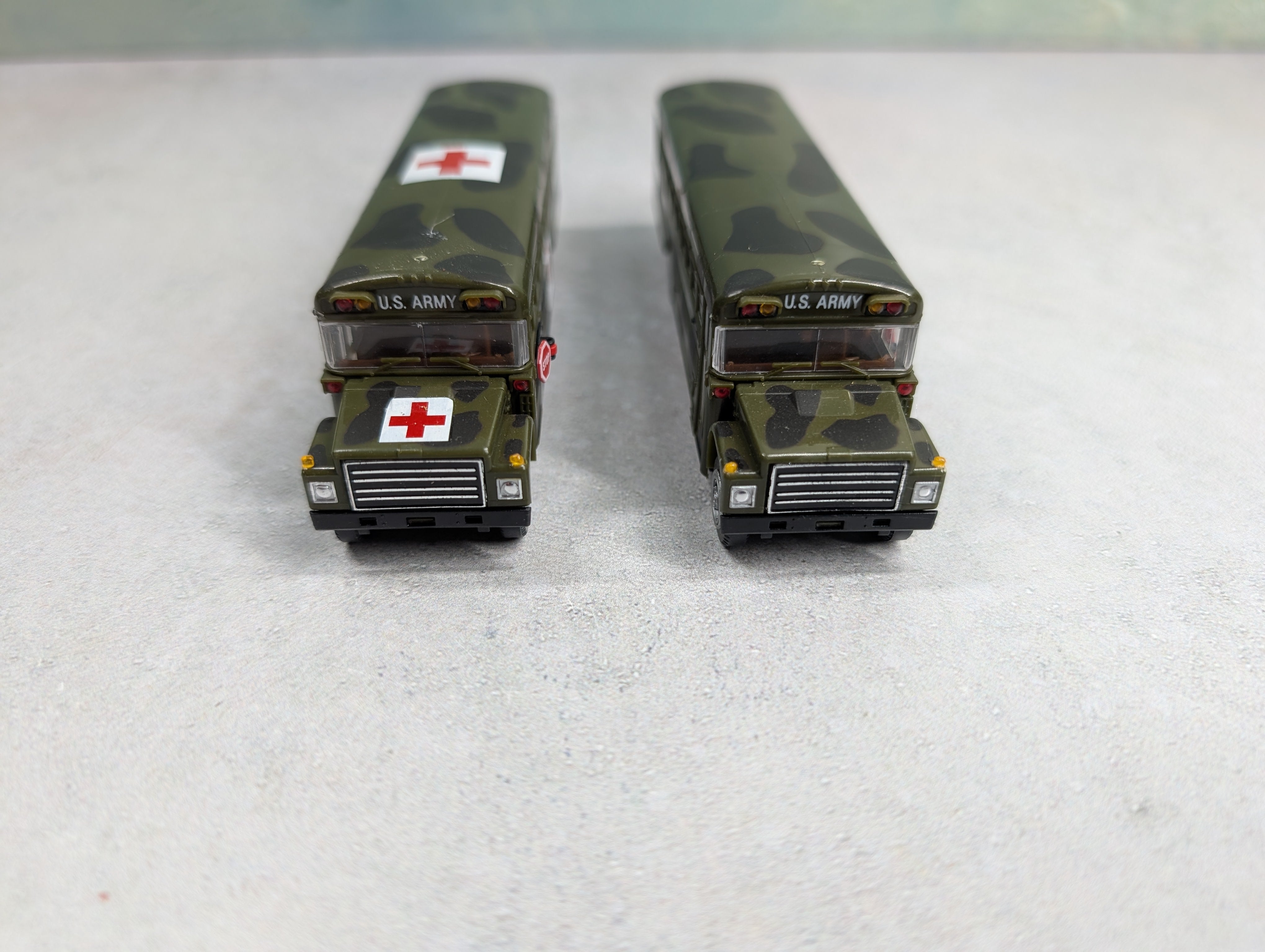 USED Herpa HO Scale US Army Buses, Military Vehicle