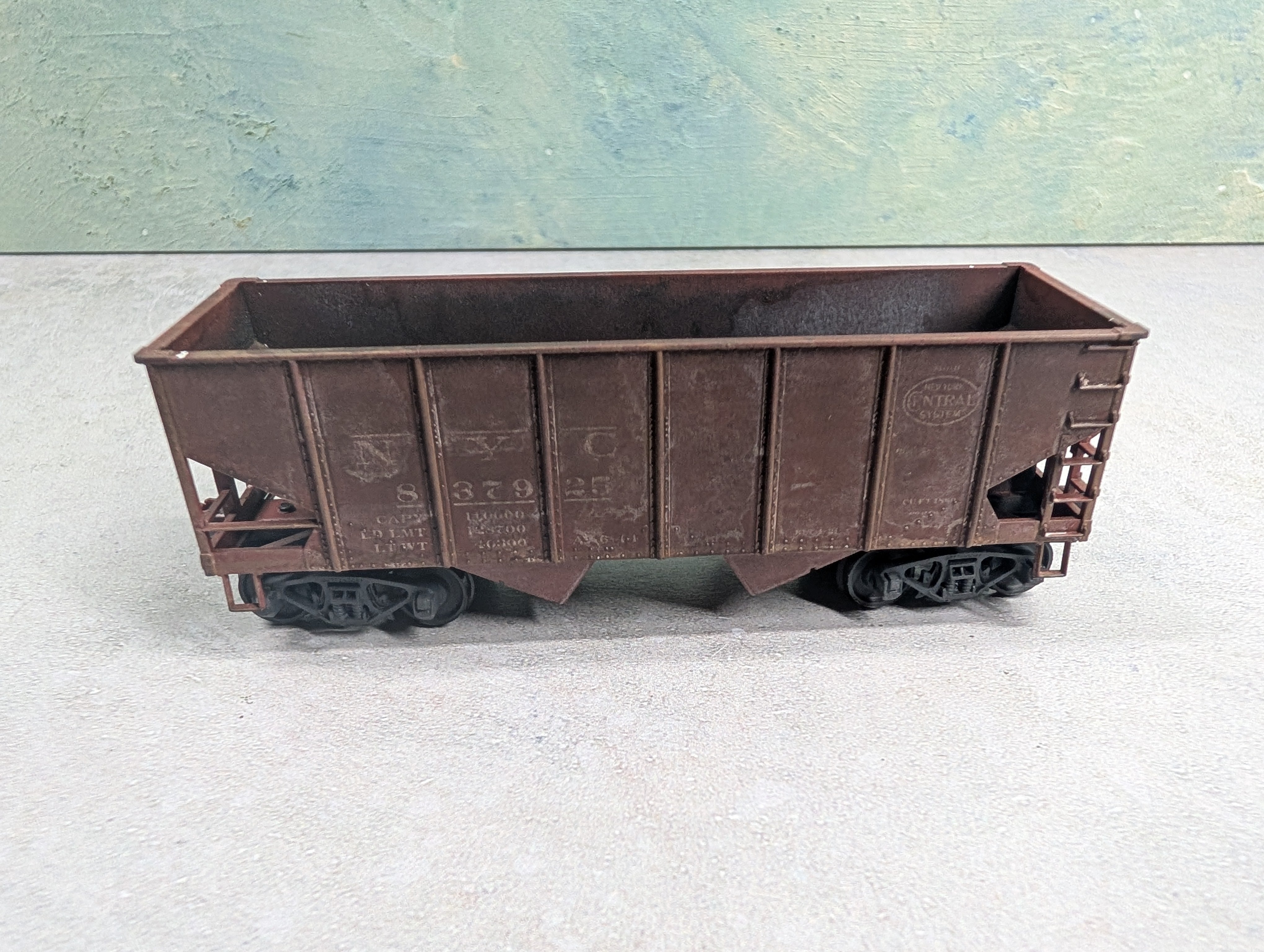 USED Accurail HO Scale 2 Bay Hopper New York Central NYC #837925 Weathered