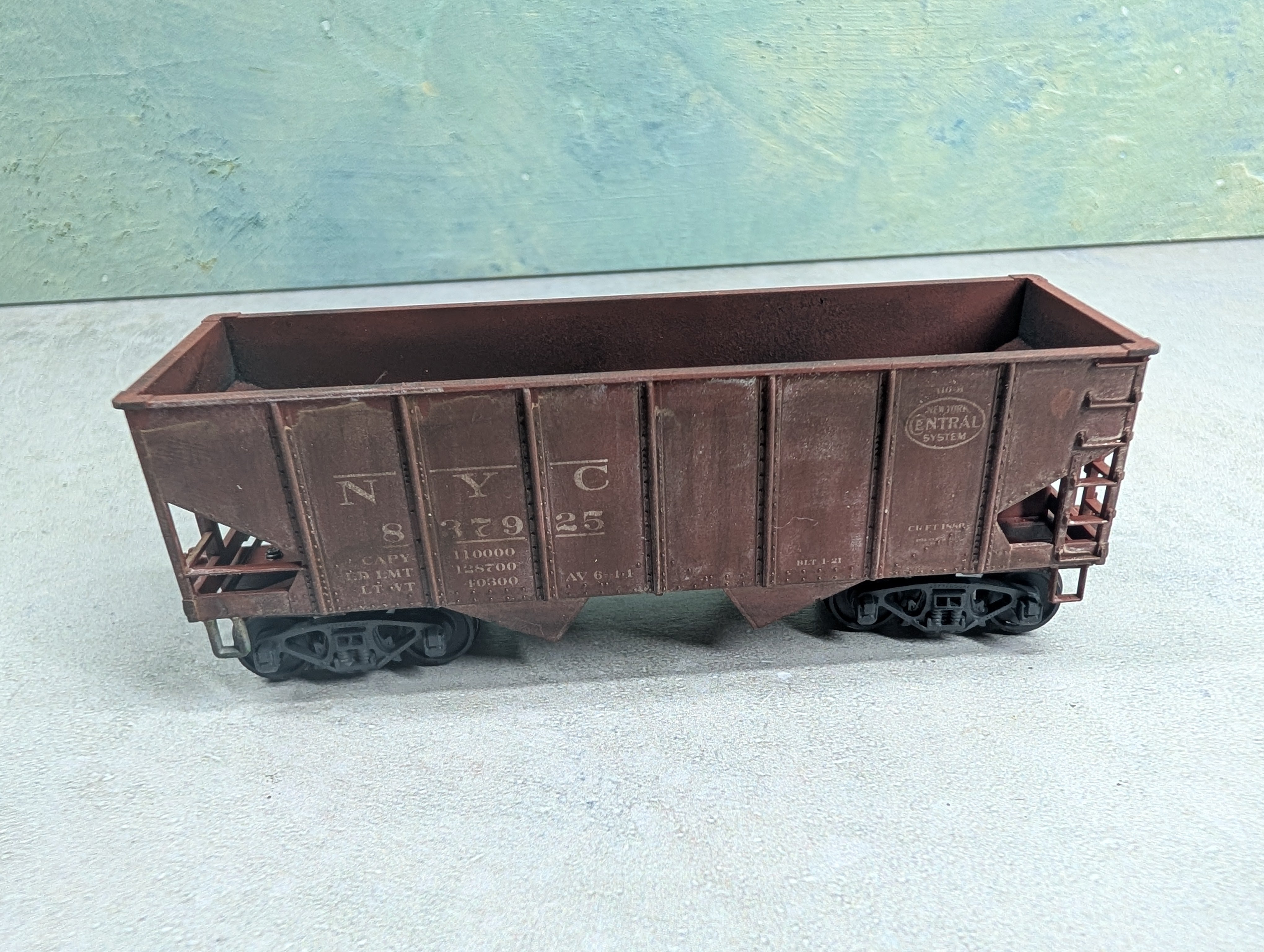 USED Accurail HO Scale 2 Bay Hopper New York Central NYC #837925 Weathered