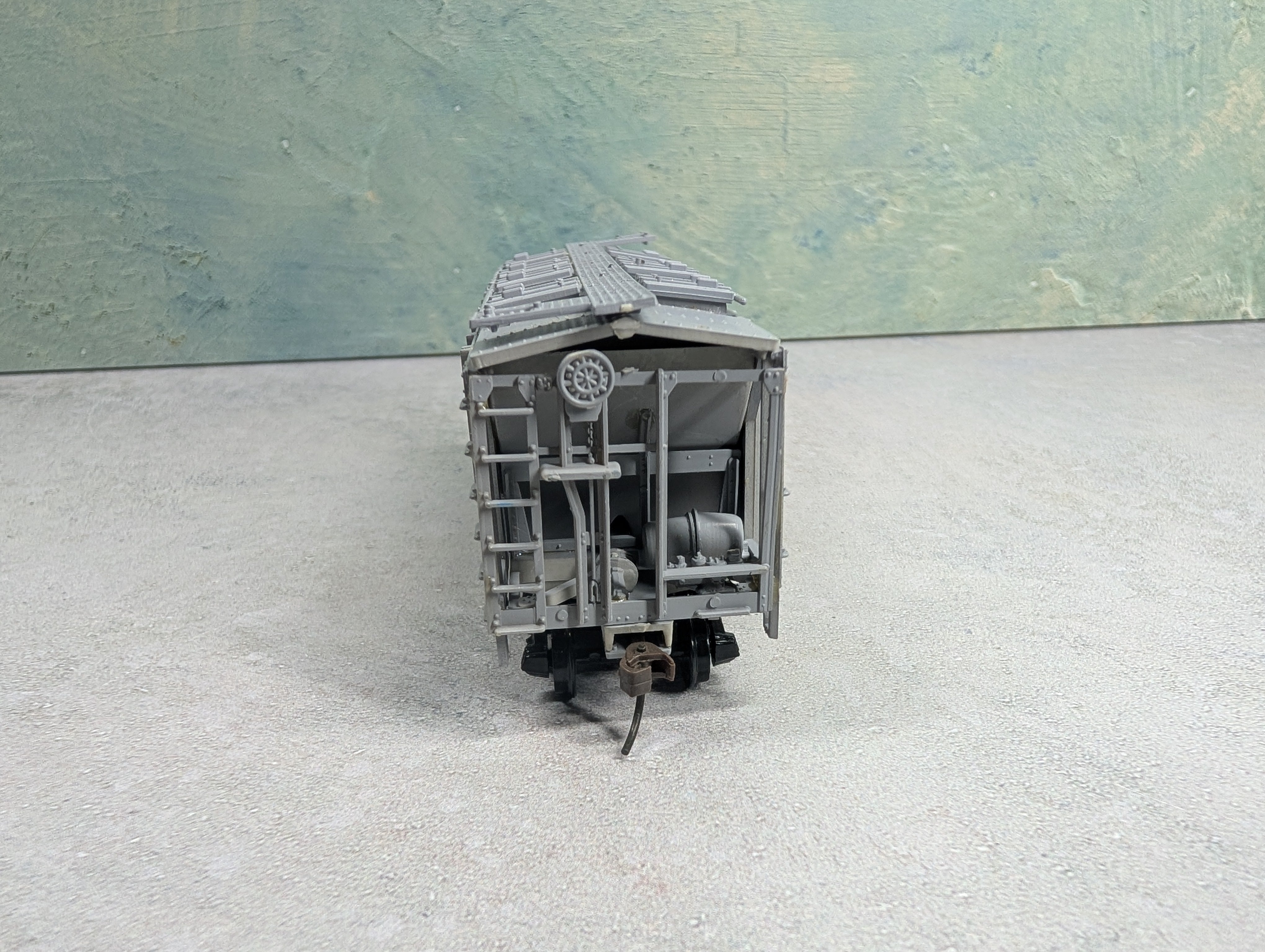 USED E&B VALLEY HO Scale 70 Ton 2 Bay Covered Hopper Delaware and Hudson D&H #2953
