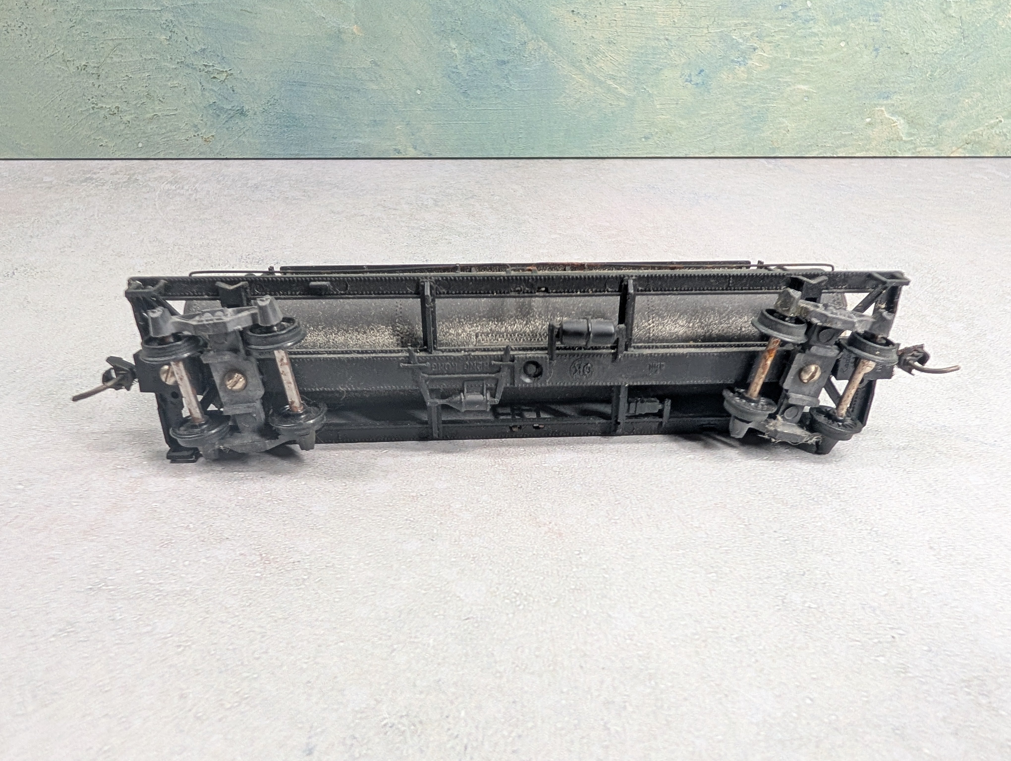 USED AHM HO Scale 3 Dome Tank Car Undecorated Black