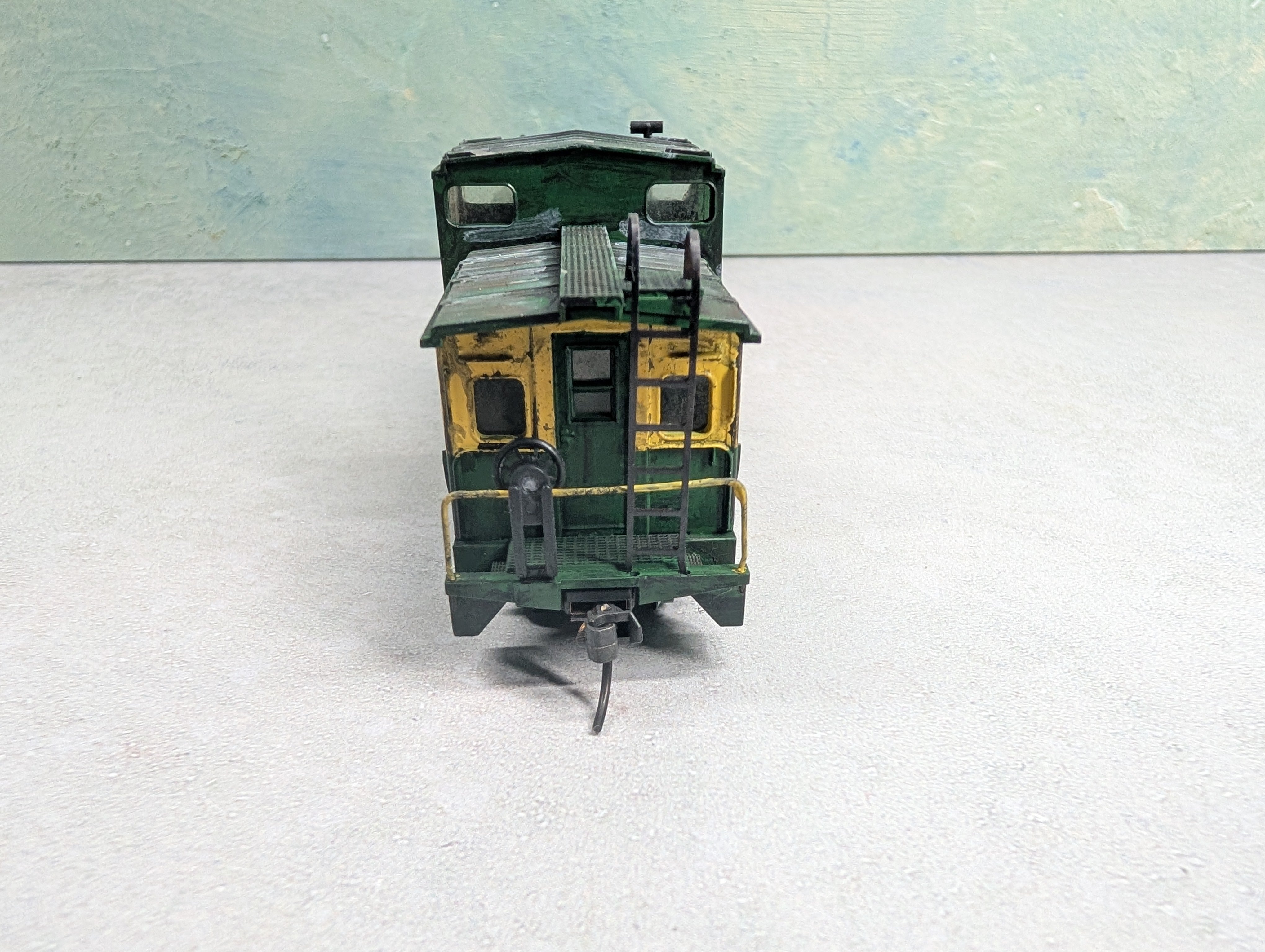 USED Athearn HO Scale Caboose Reading #94105 Weathered