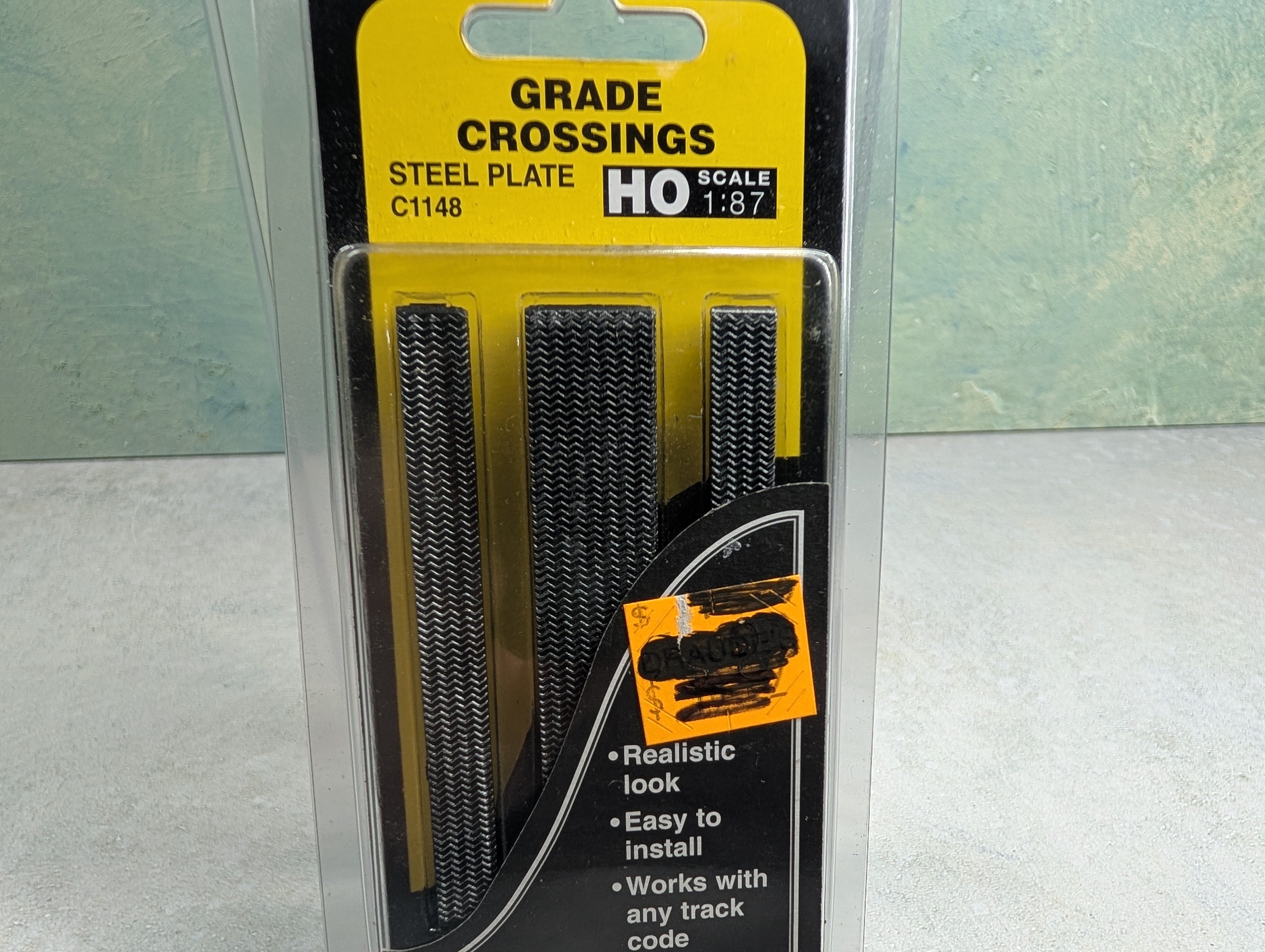 Woodland Scenics C1148 HO Scale Steel Plate Grade Crossings (2 sets)