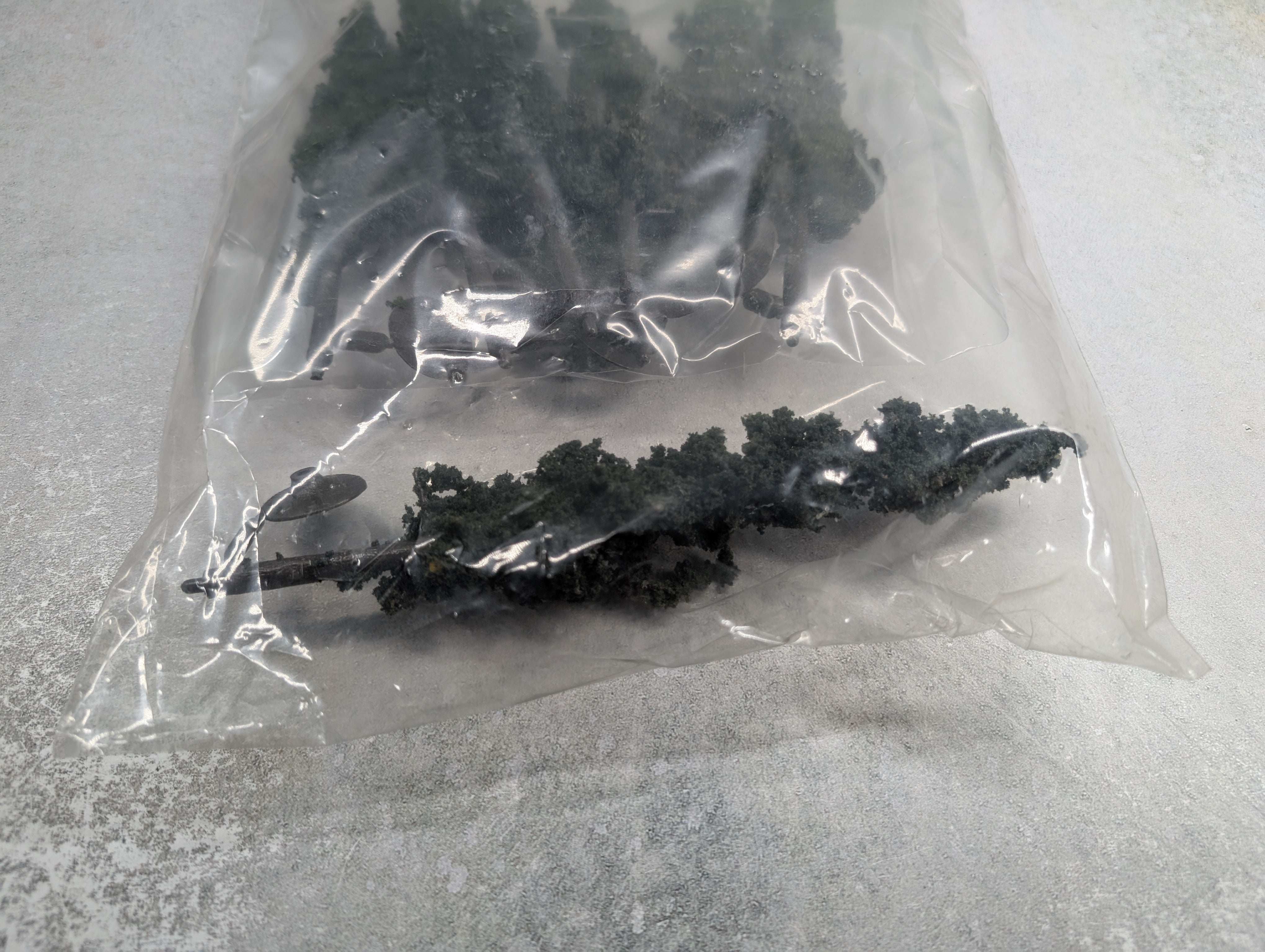 USED Woodland Scenics TR1082 HO Scale Pine Trees - Conifer Colors (opened)