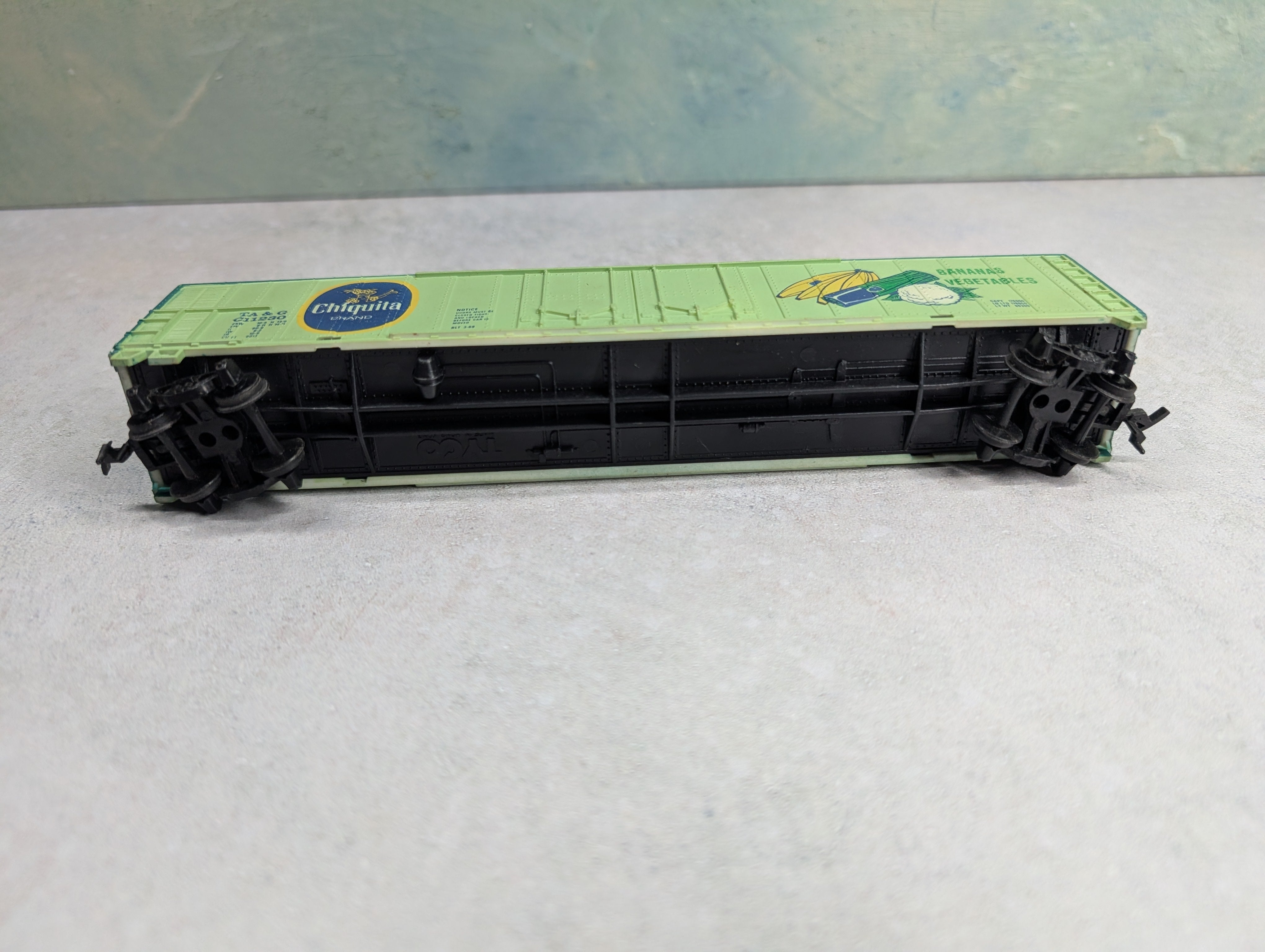 USED Tyco HO Scale 60' Billboard Box Car Chiquita TA&G #C11230