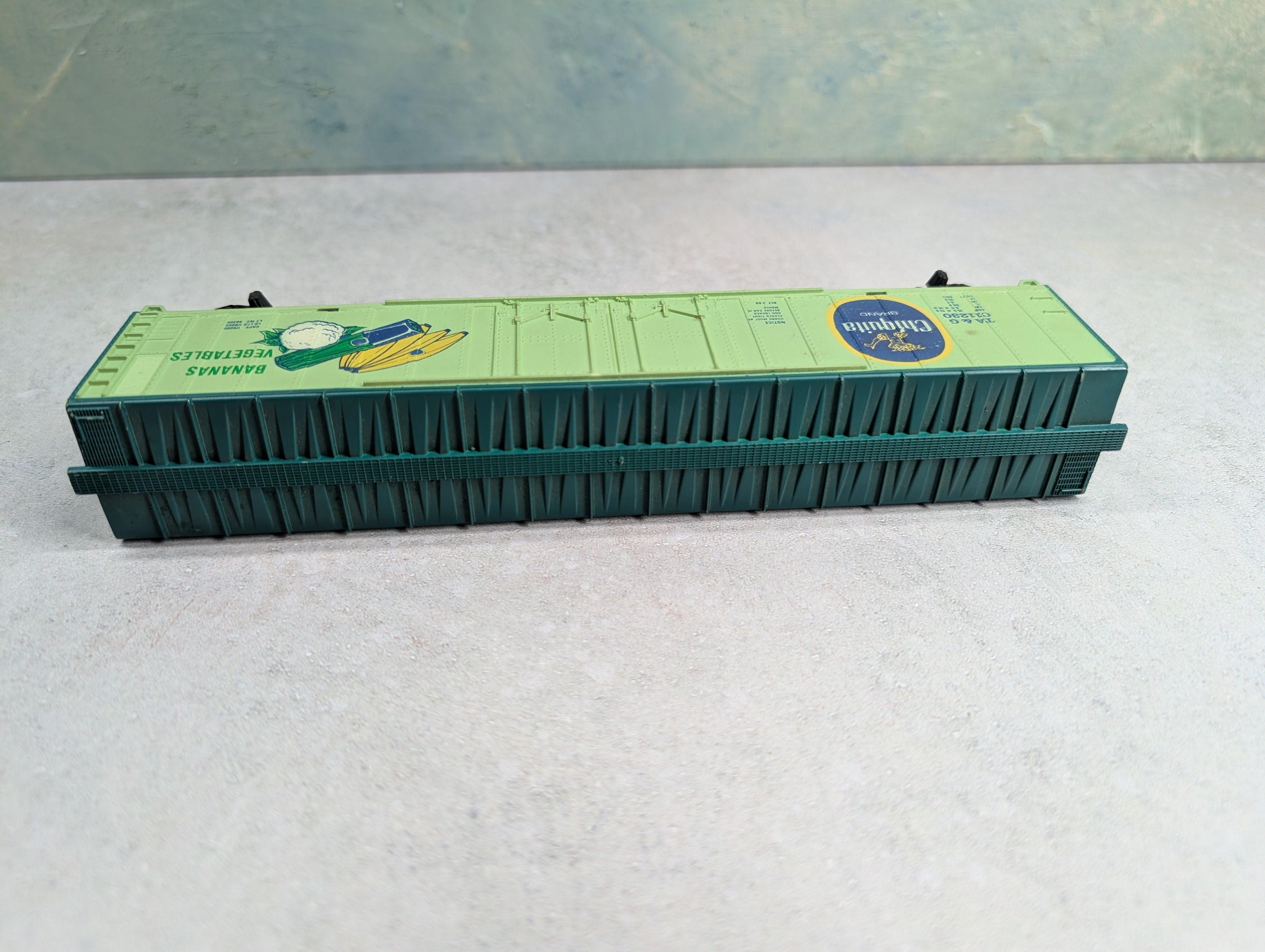 USED Tyco HO Scale 60' Billboard Box Car Chiquita TA&G #C11230