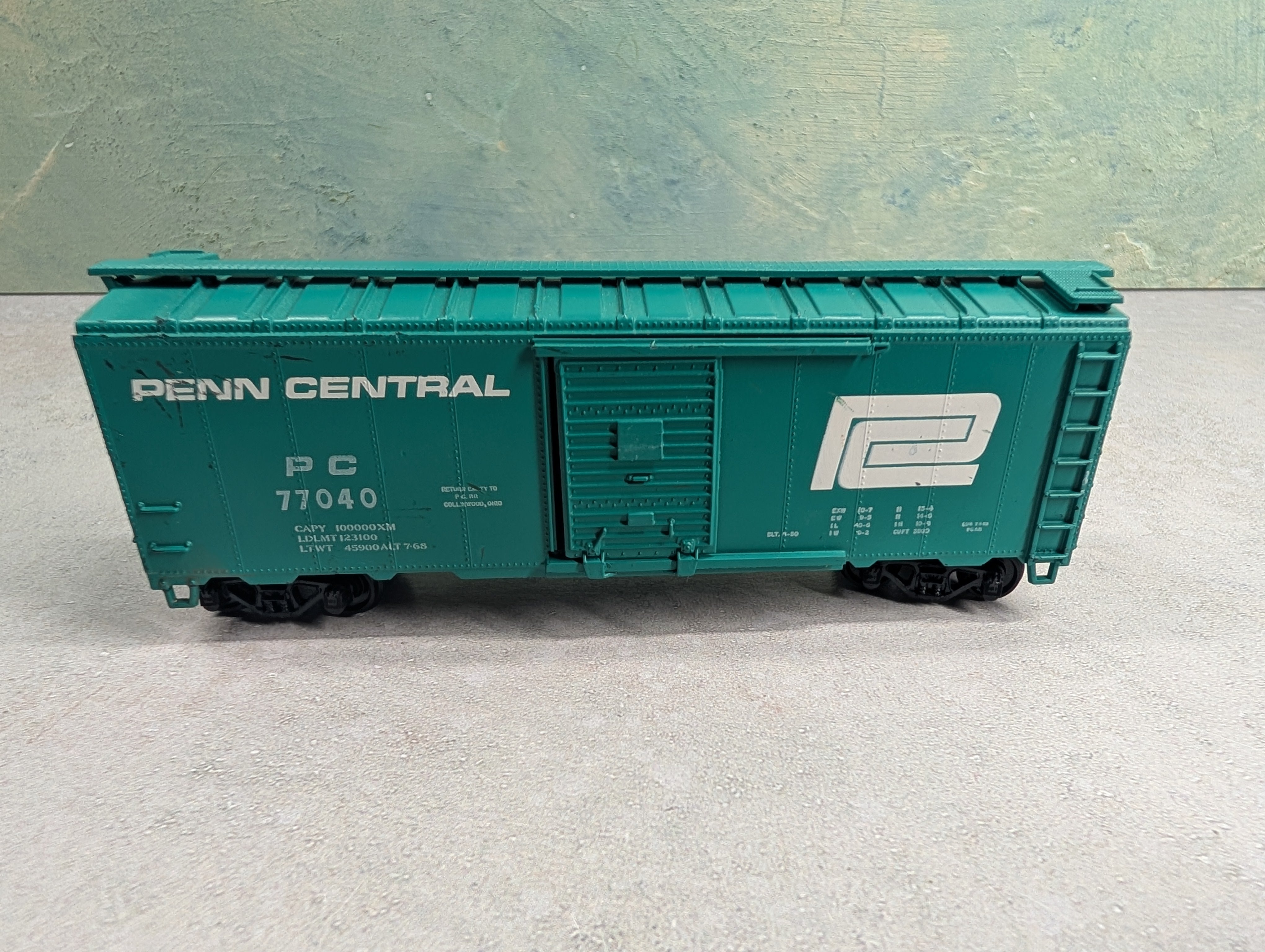 USED Athearn HO Scale 40' Box Car Penn Central PC #77040