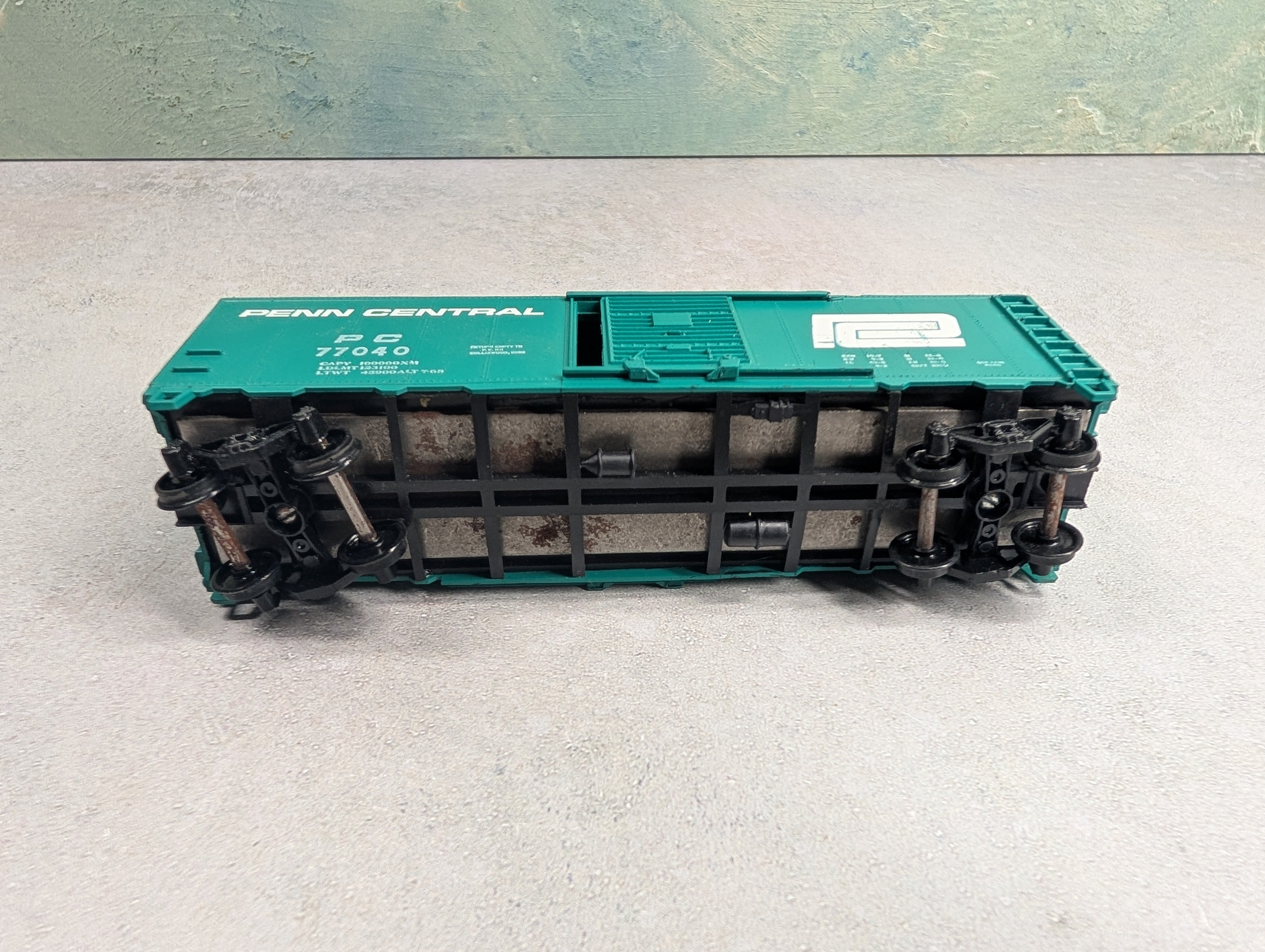 USED Athearn HO Scale 40' Box Car Penn Central PC #77040