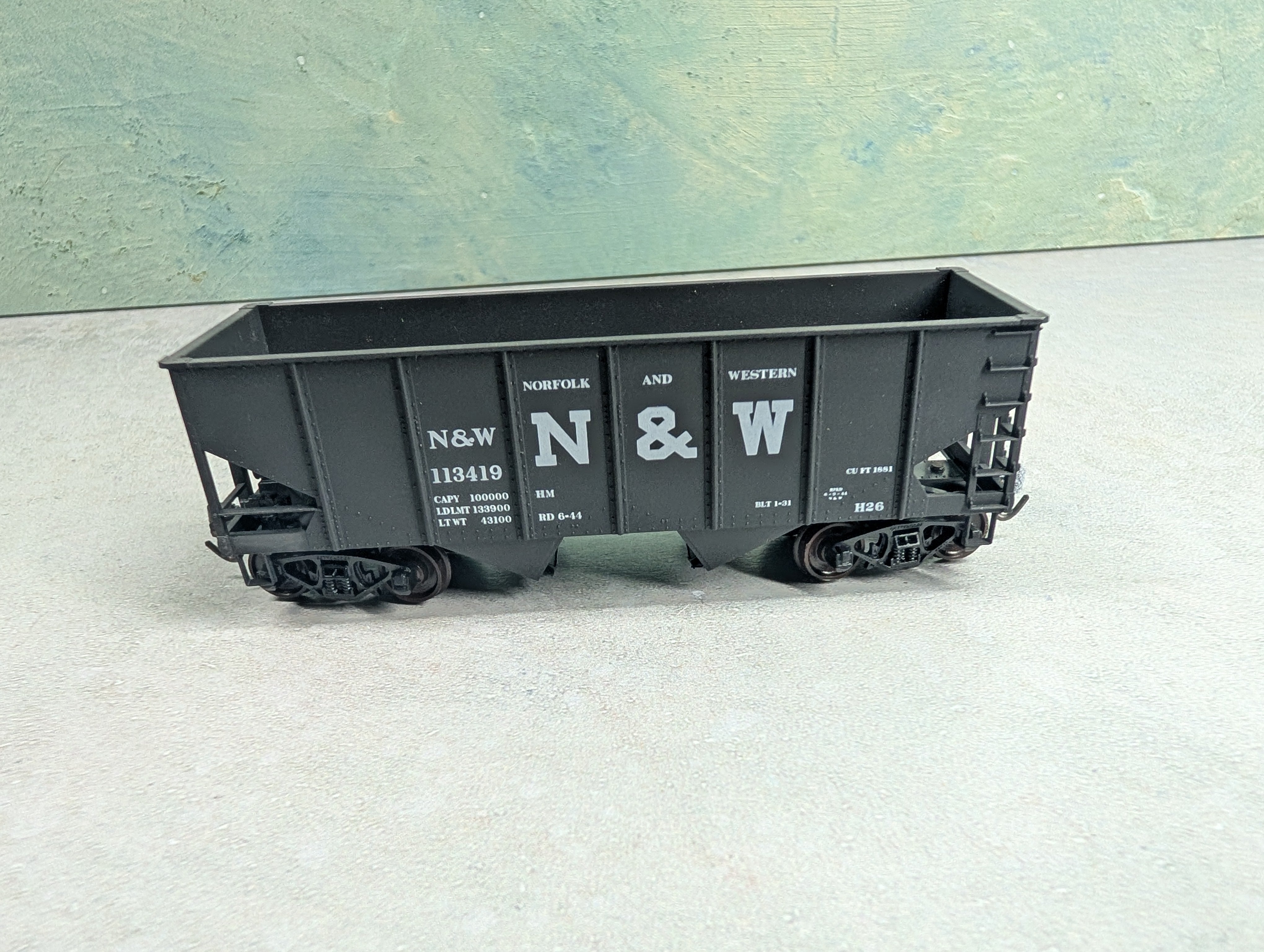 USED Accurail HO Scale 2 Bay Hopper Norfolk & Western N&W #113419