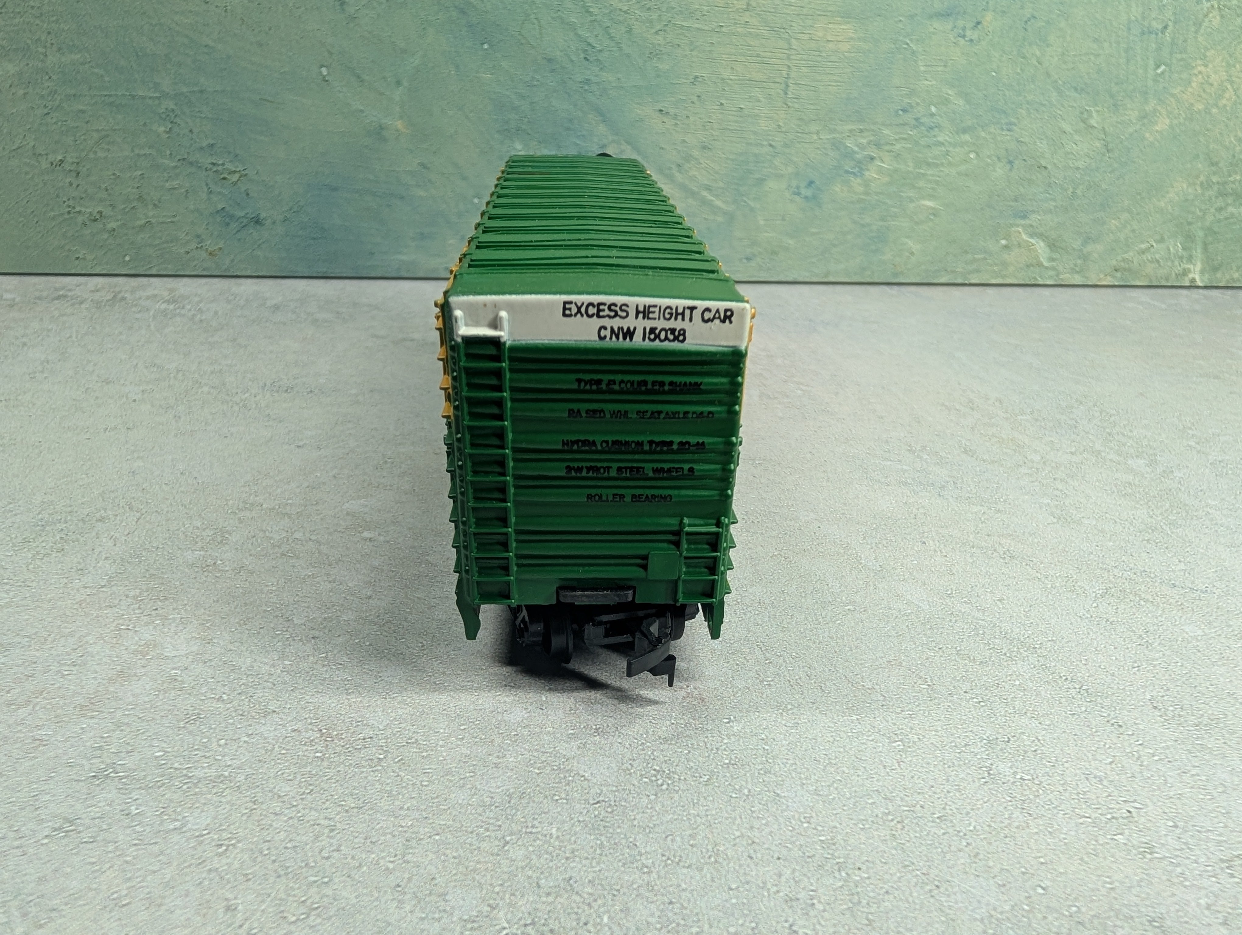 USED AHM HO Scale 50' Hydra-Cushion Cattle Stock Car Chicago & North Western CNW #15038