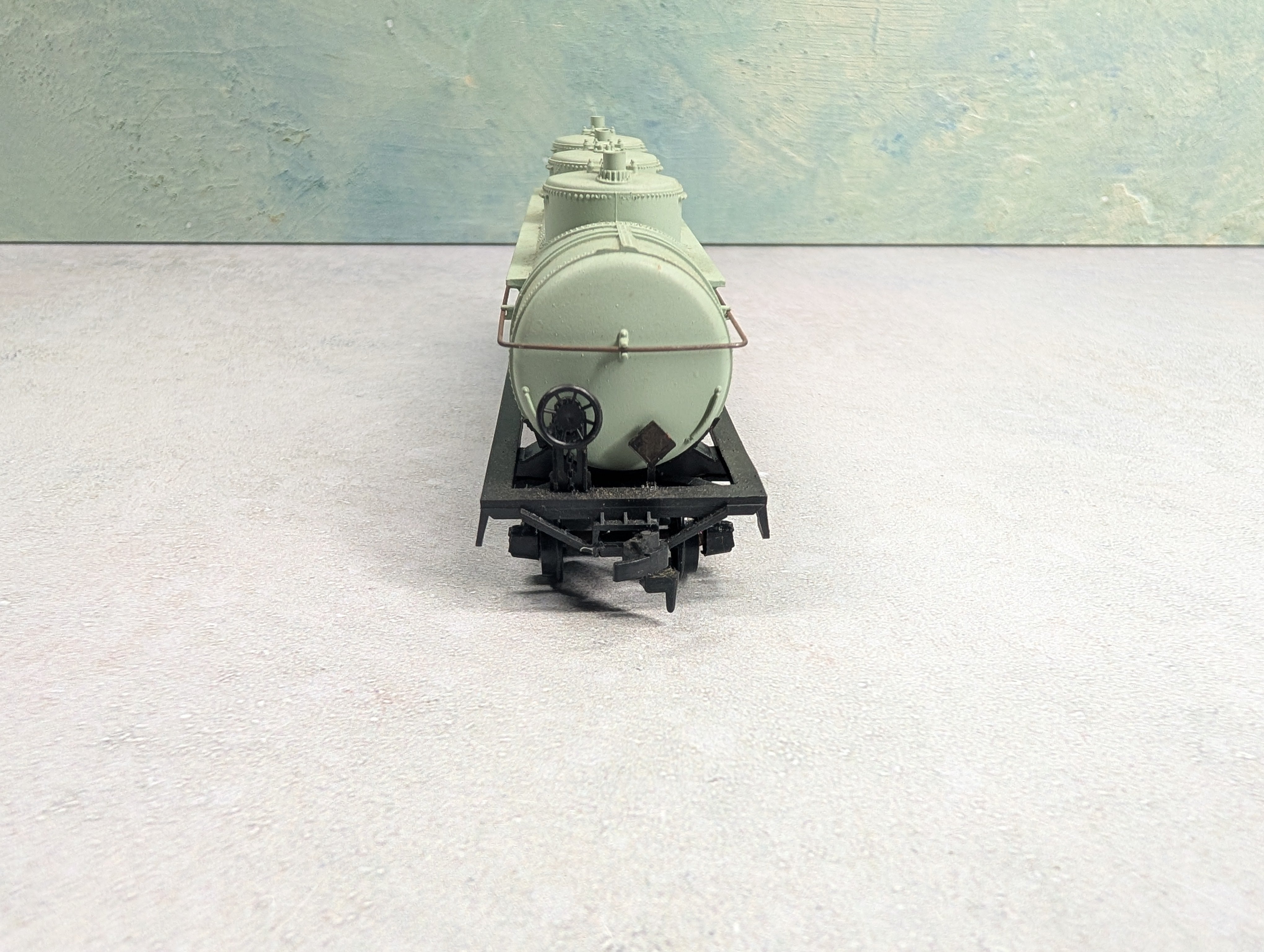 USED Athearn HO Scale 3 Dome Tank Car Ethyl Corporation EBAX #6008