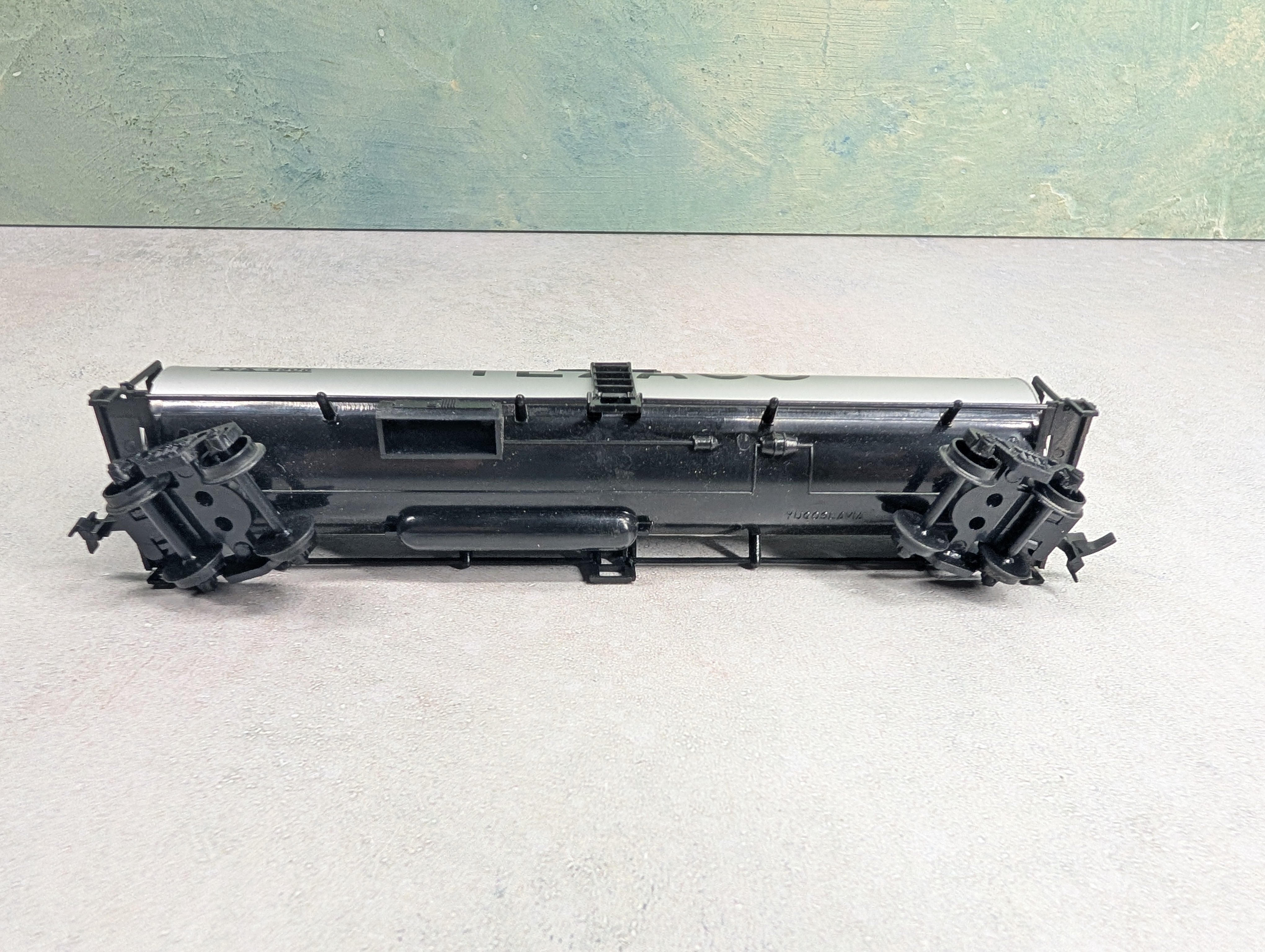 USED AHM HO Scale 50' Single Dome Tank Car Texaco TCX #6305
