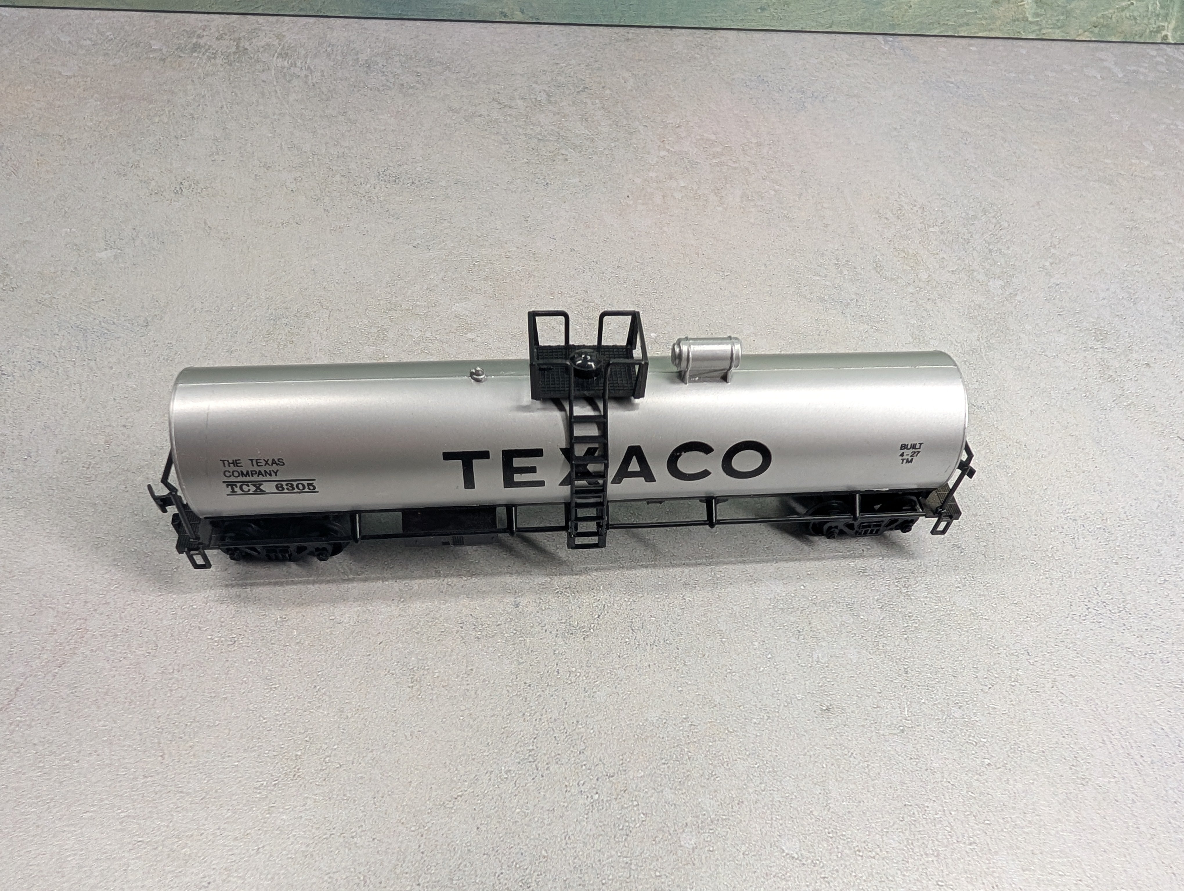 USED AHM HO Scale 50' Single Dome Tank Car Texaco TCX #6305