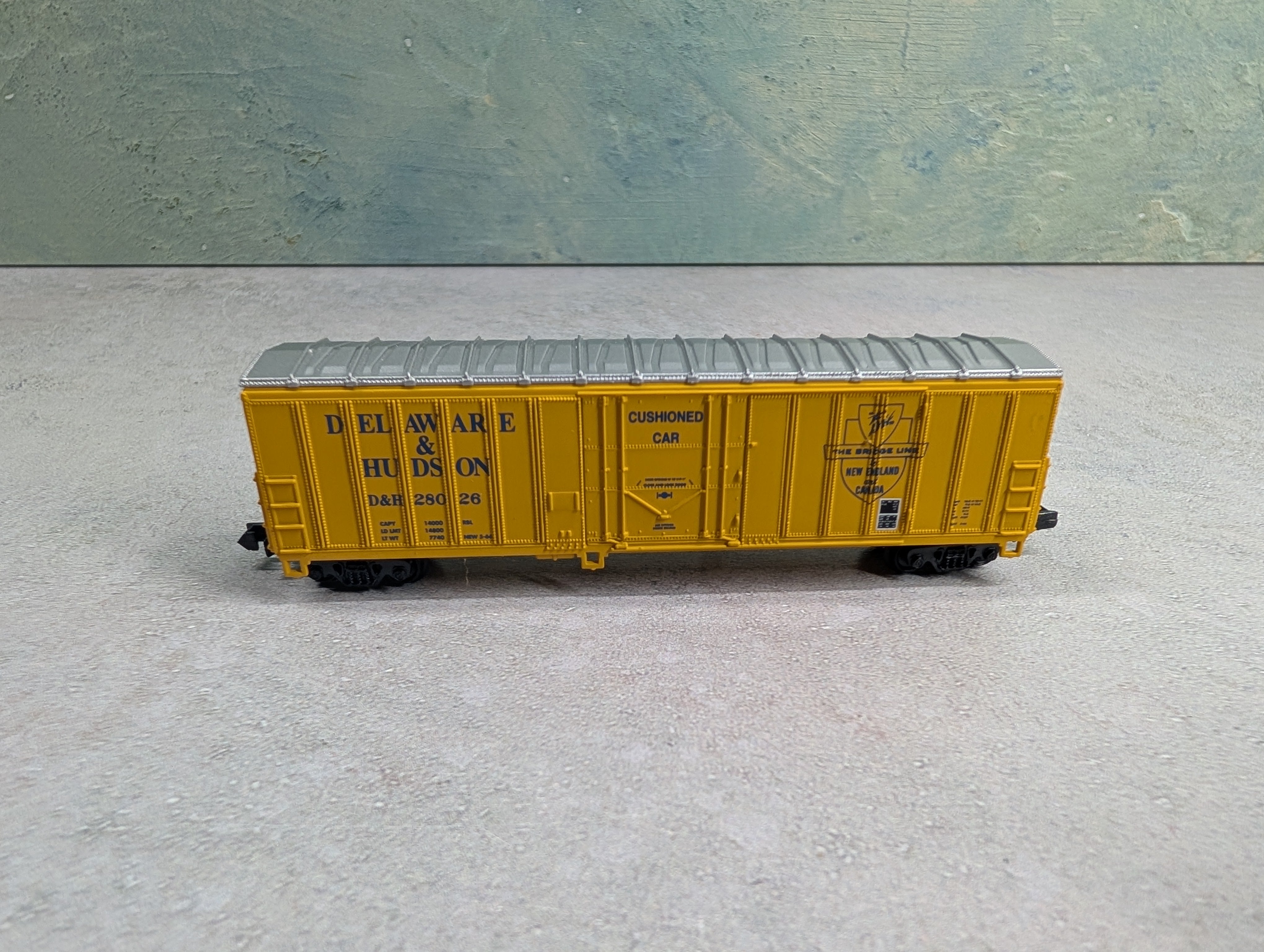 USED Walthers 932-8807 N Scale NA 50' Ext Post Box Car Delaware and Hudson D&H #28026