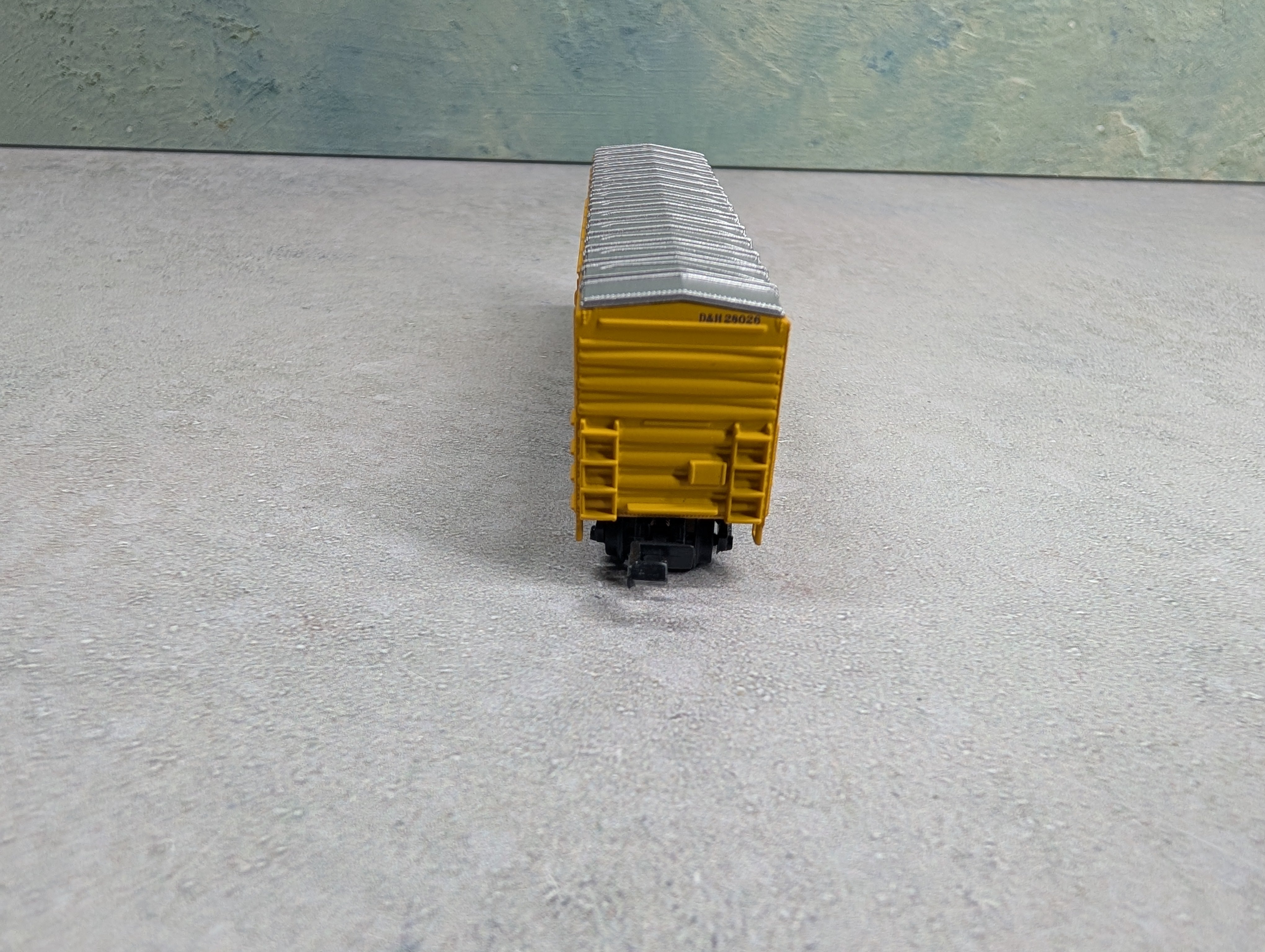 USED Walthers 932-8807 N Scale NA 50' Ext Post Box Car Delaware and Hudson D&H #28026