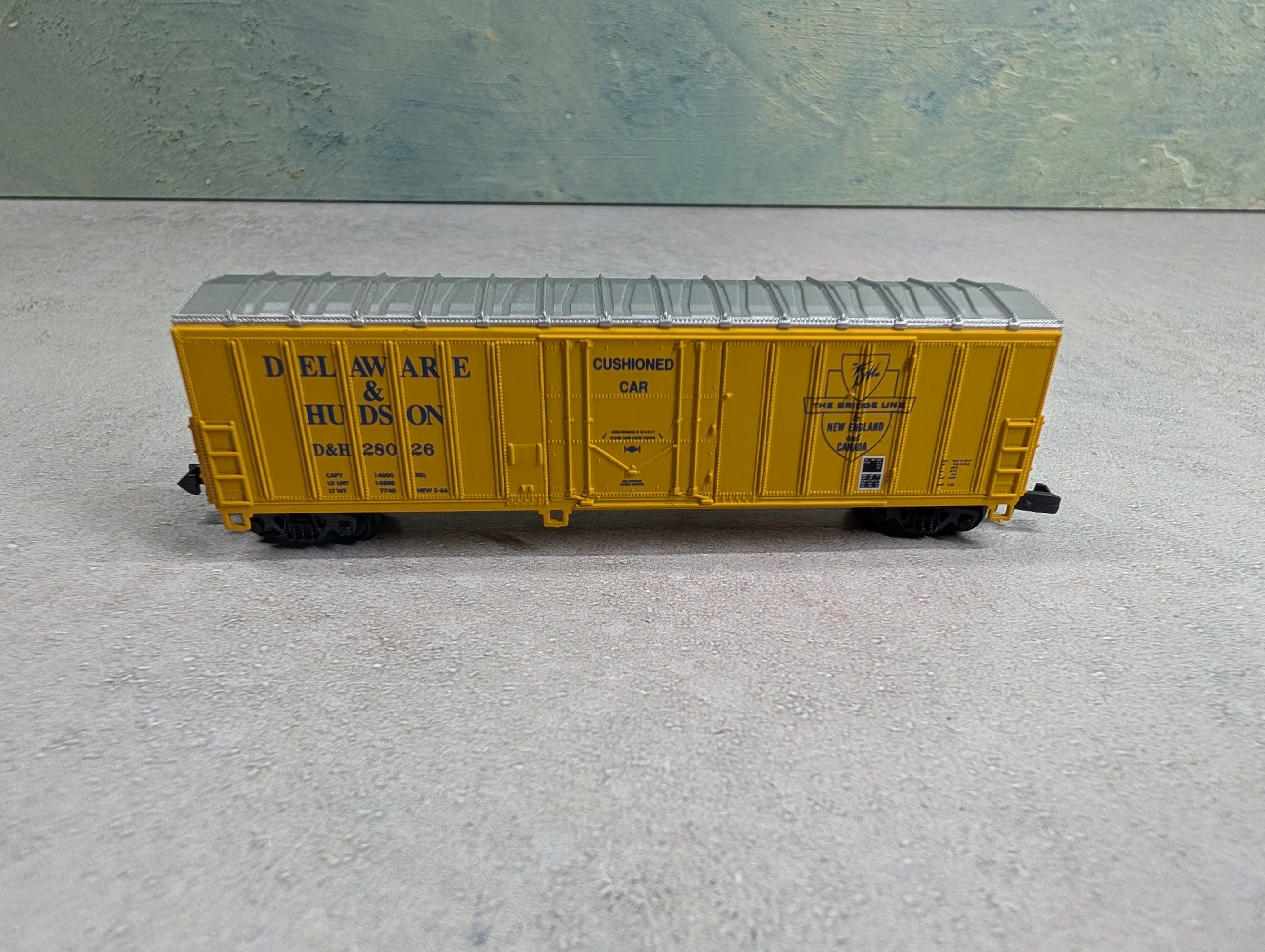 USED Walthers 932-8807 N Scale NA 50' Ext Post Box Car Delaware and Hudson D&H #28026
