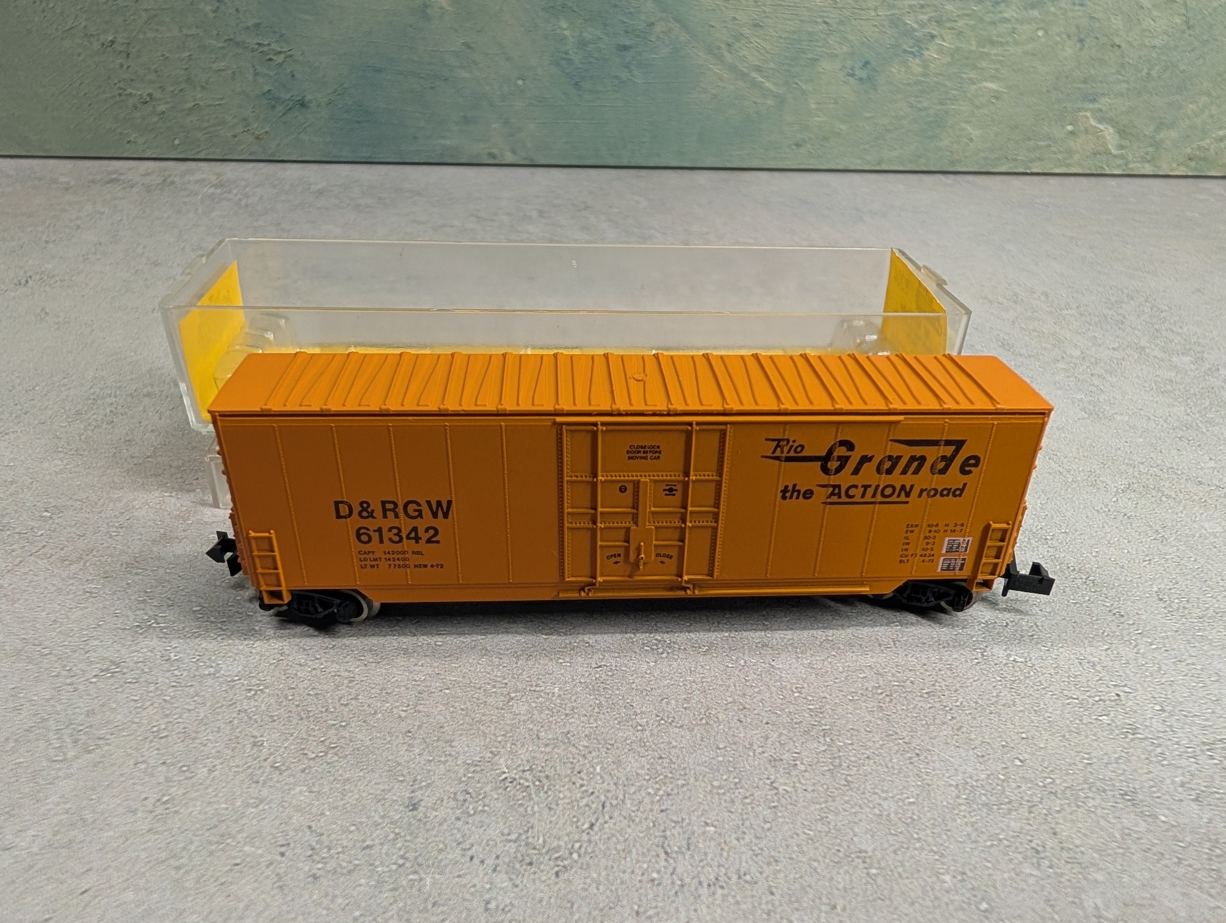 USED Roundhouse 8204 N Scale 50' Hi-Cube Box Car Rio Grande D&RGW #61342