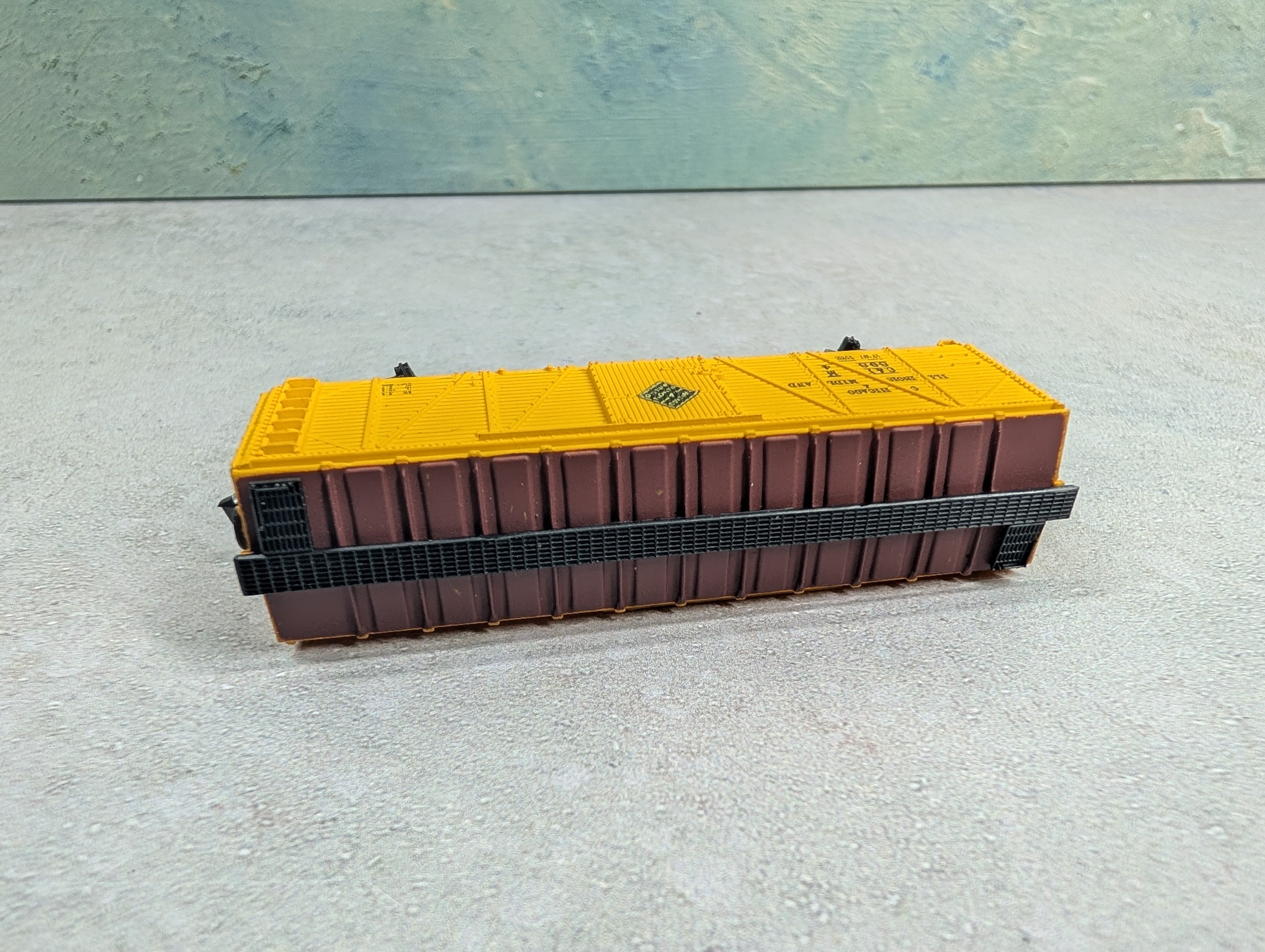 USED Bachmann N Scale 41' Wood Side Box Car Chicago & Illinois Midland C&IM #8084