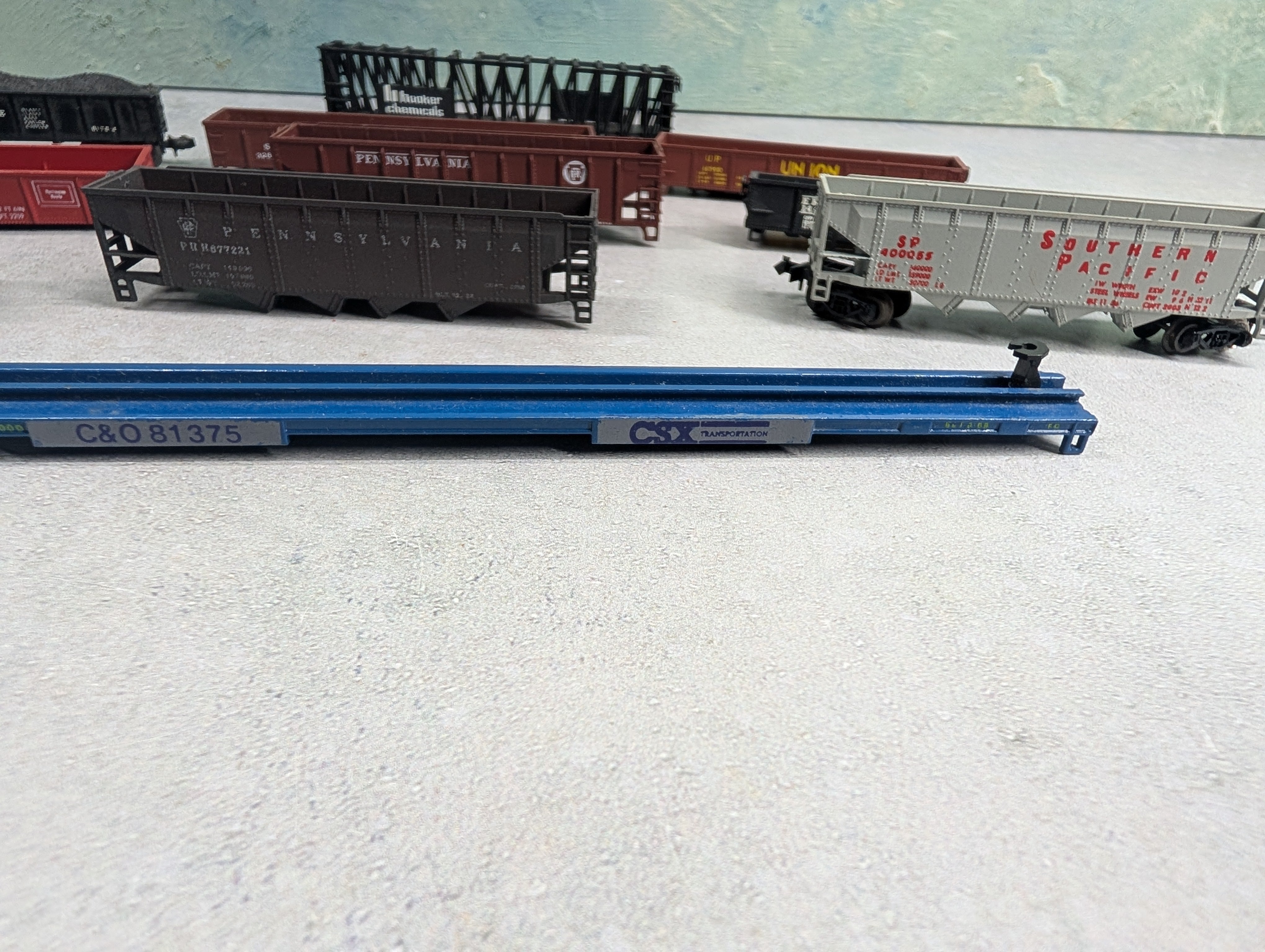 USED N Scale Lot of Hoppers, Gondolas & More CSX, PRR, SP, UP + more Parts/Repair (11 pcs)