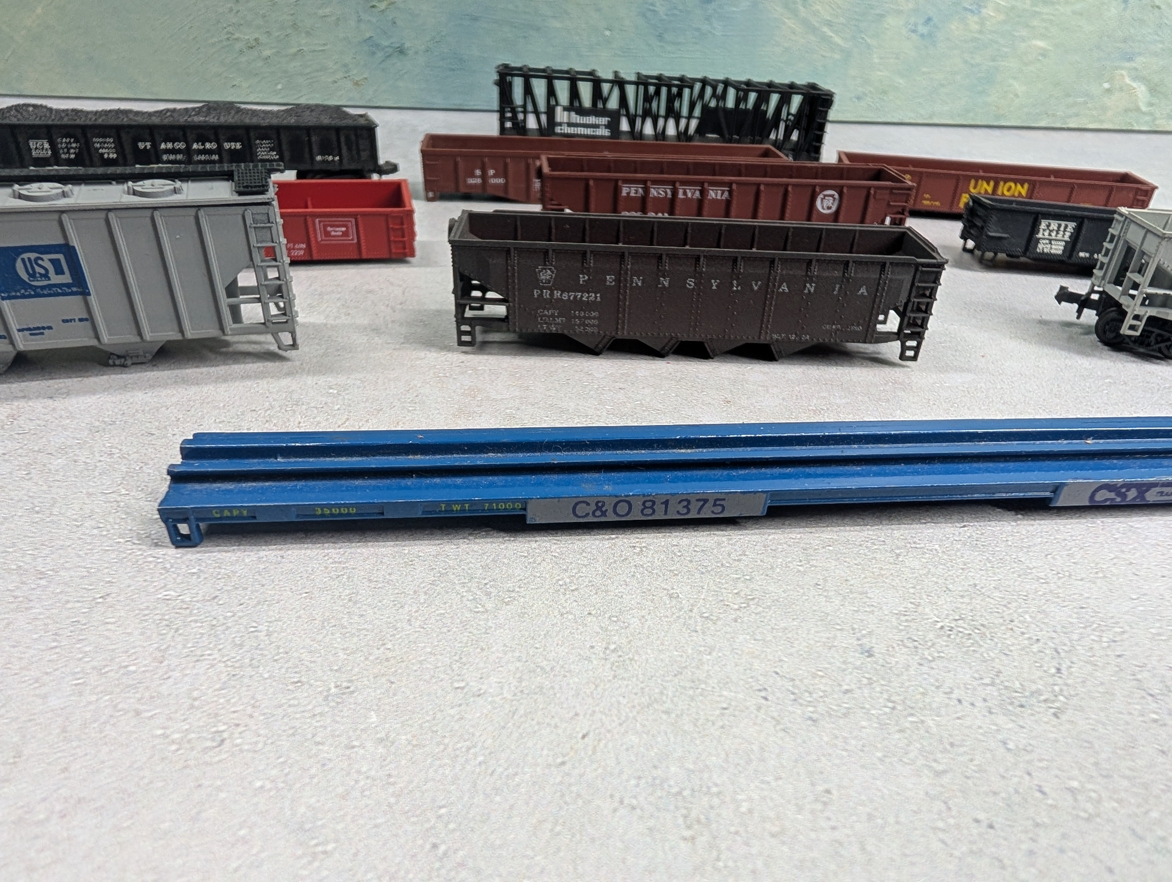 USED N Scale Lot of Hoppers, Gondolas & More CSX, PRR, SP, UP + more Parts/Repair (11 pcs)