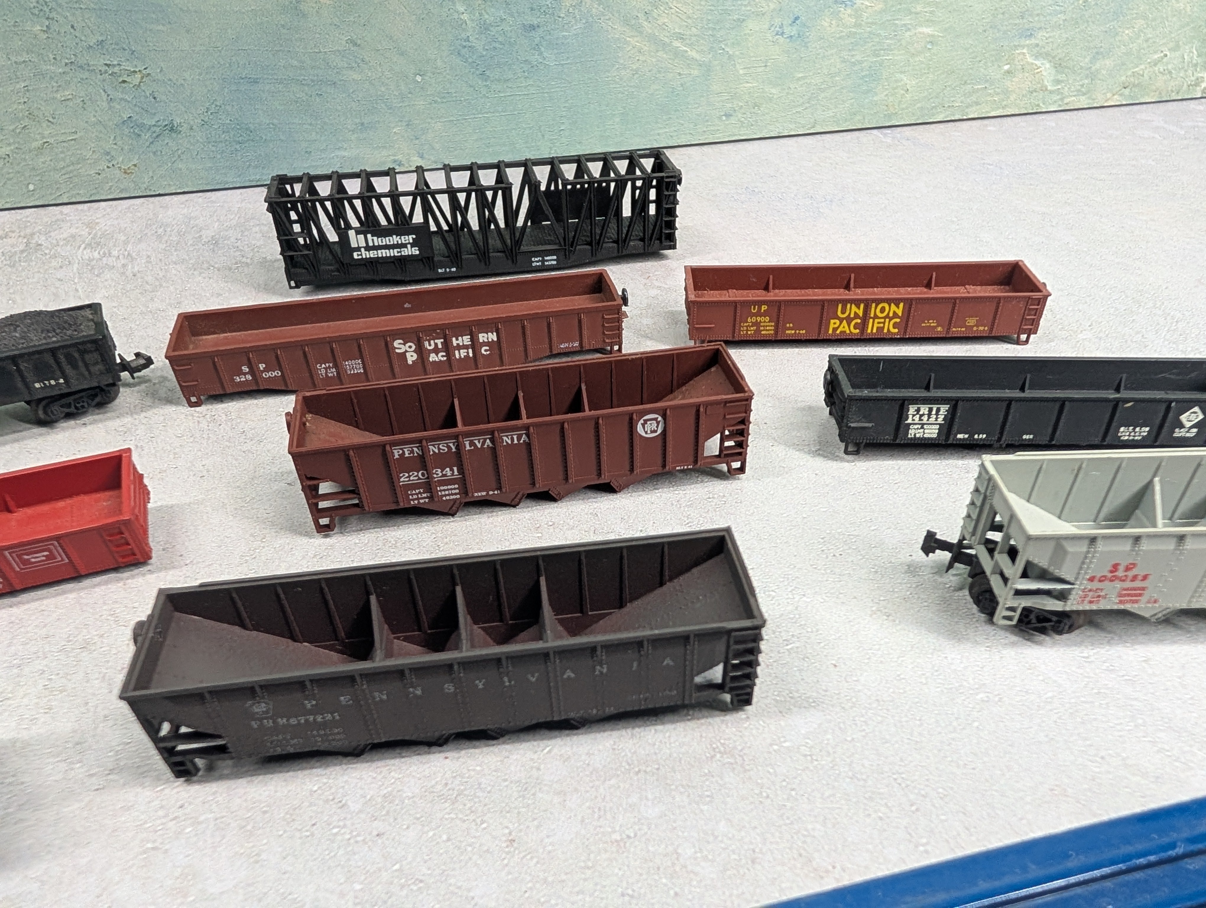 USED N Scale Lot of Hoppers, Gondolas & More CSX, PRR, SP, UP + more Parts/Repair (11 pcs)
