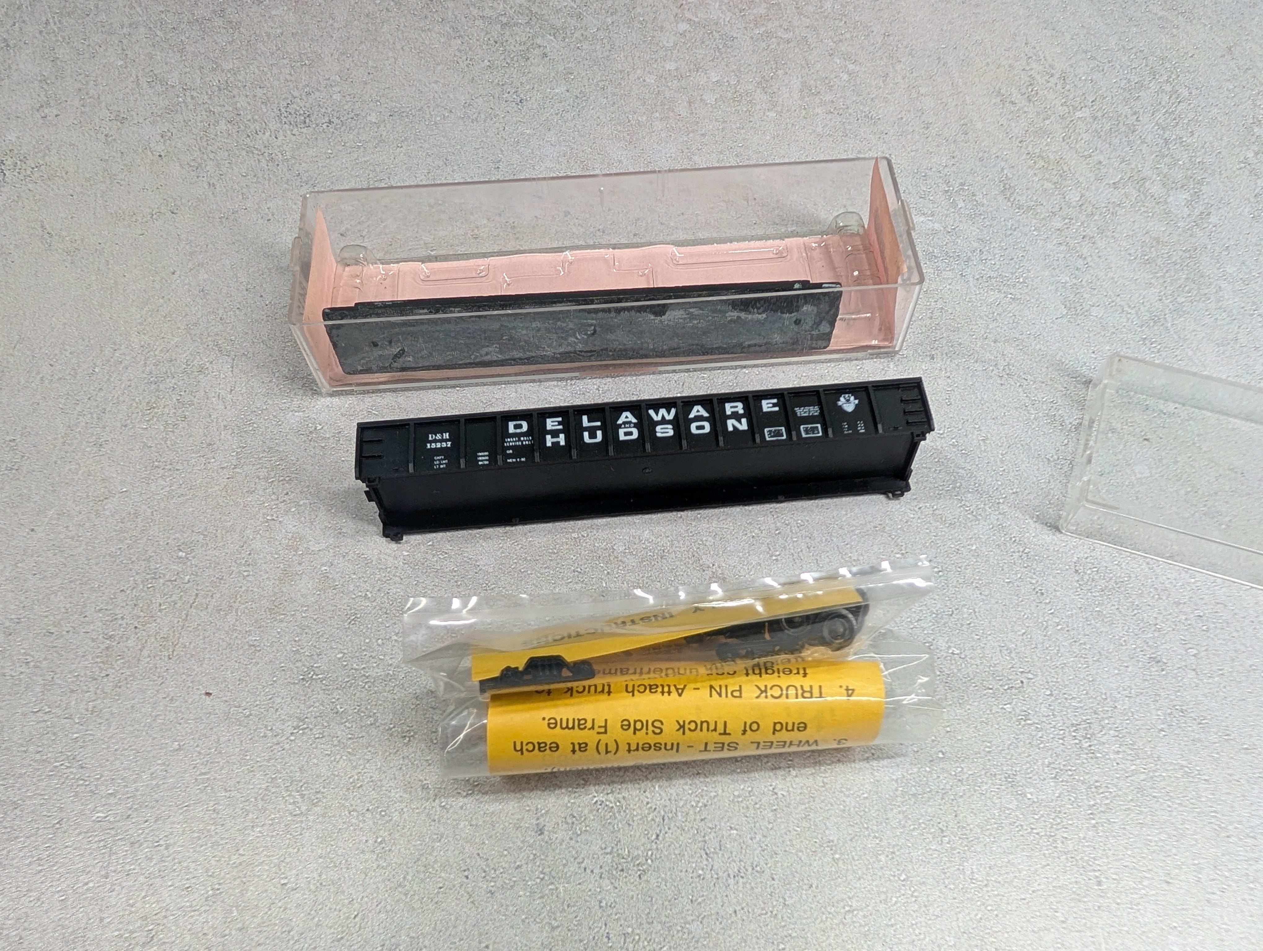 USED Roundhouse 8412 N Scale Lot of 50' Gondolas Delaware and Hudson D&H #15237 KIT (2 pcs)