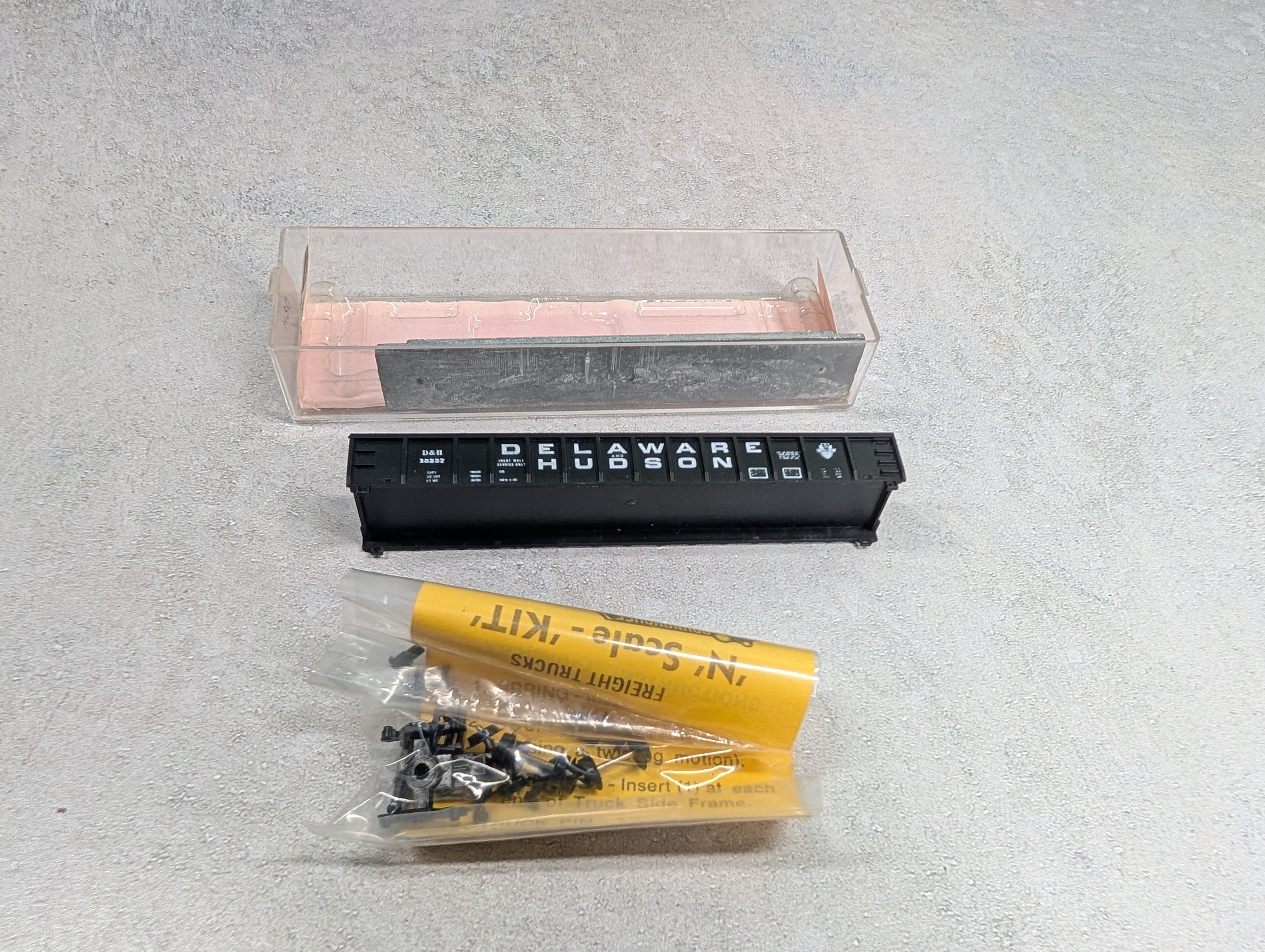 USED Roundhouse 8412 N Scale Lot of 50' Gondolas Delaware and Hudson D&H #15237 KIT (2 pcs)