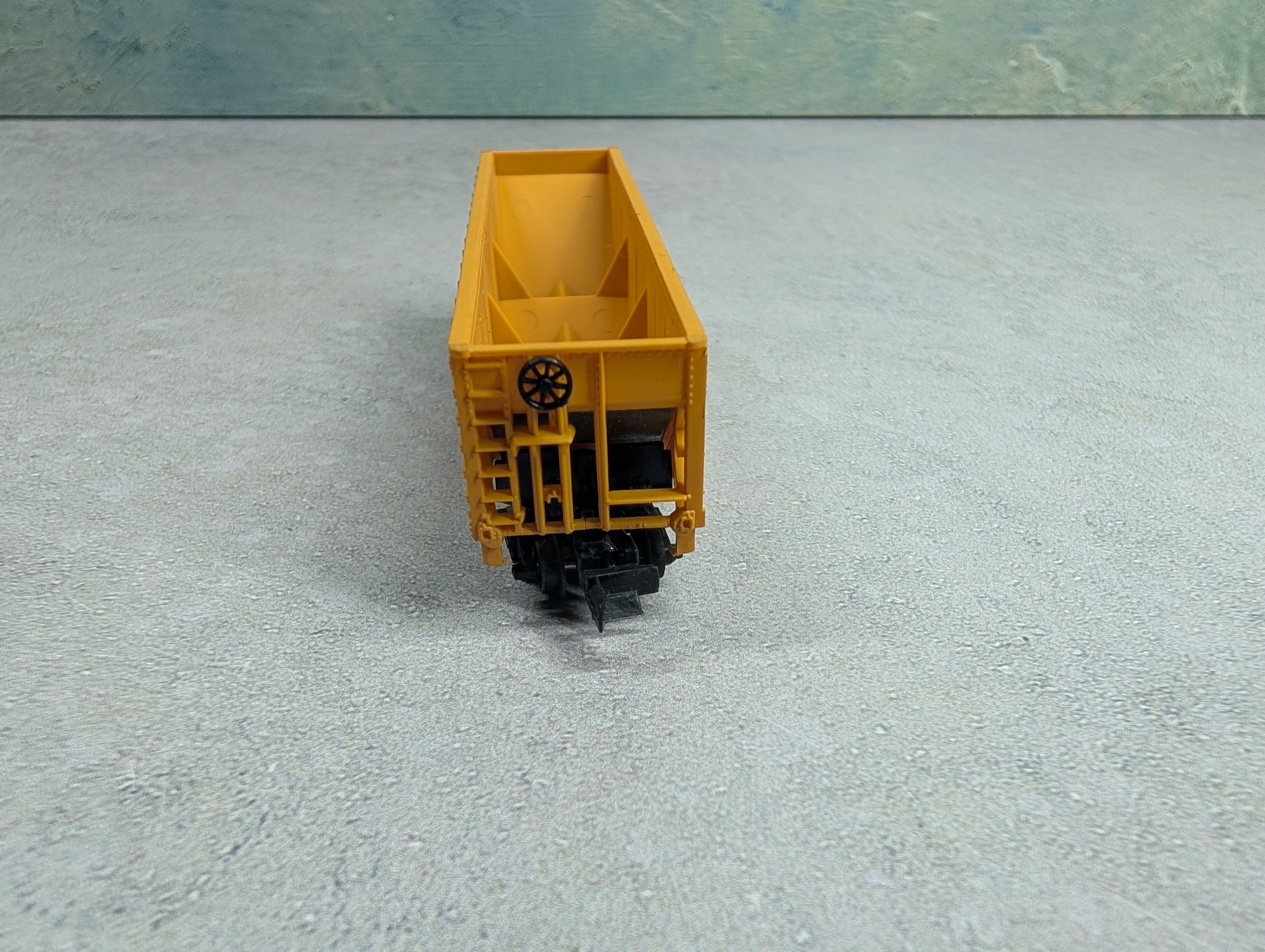 USED Bev-Bel 14006 N Scale 100 Ton Hopper Delaware and Hudson D&H #2701