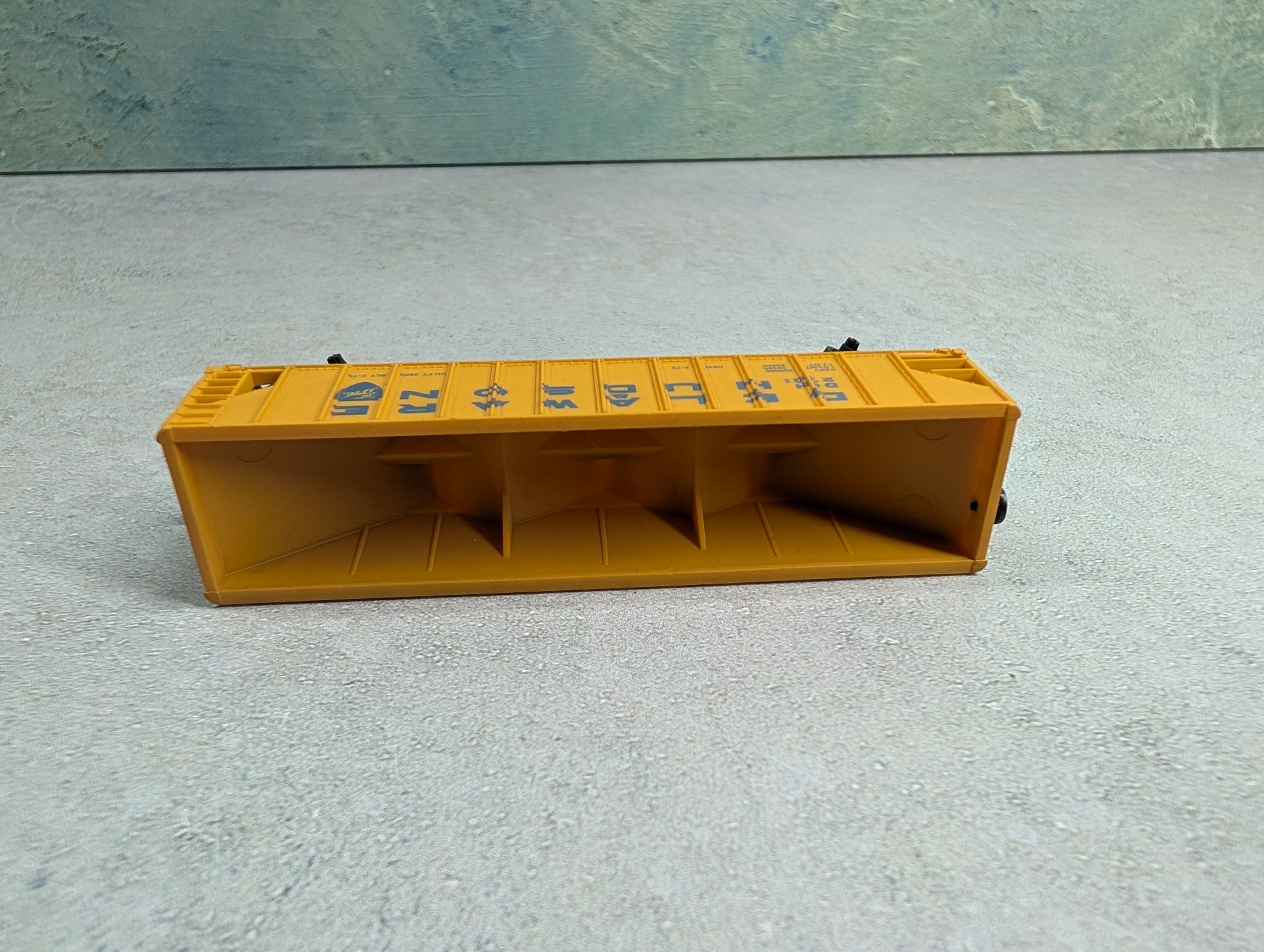 USED Bev-Bel 14006 N Scale 100 Ton Hopper Delaware and Hudson D&H #2701