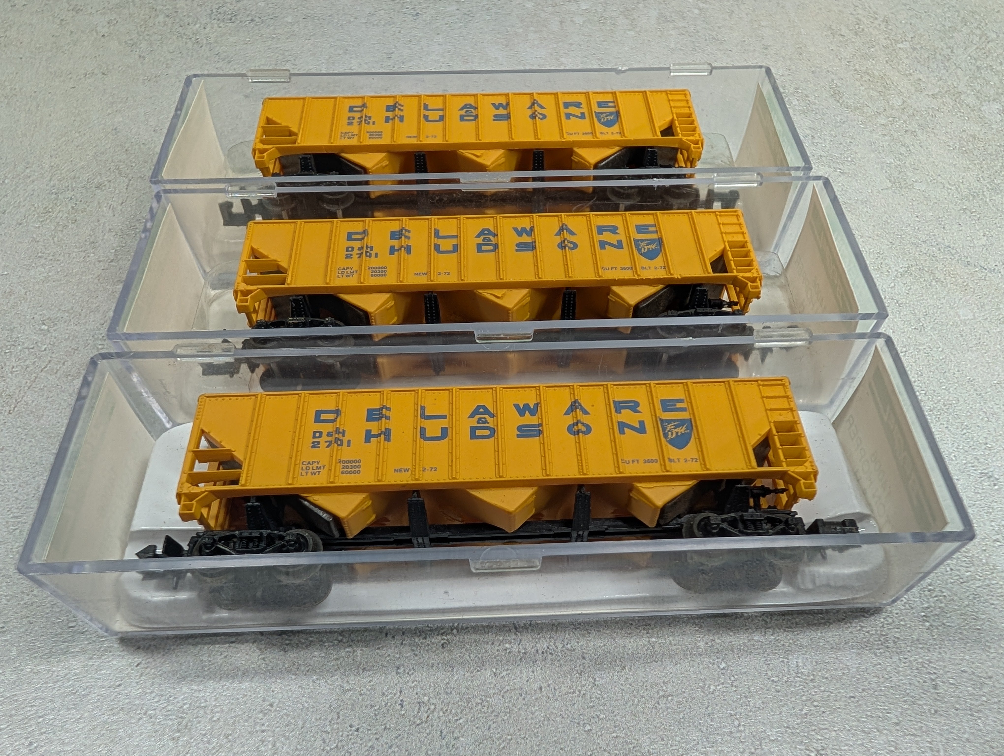 USED Bev-Bel 14006 N Scale Lot of 100 Ton Hoppers Delaware and Hudson D&H #2701 (3 pcs)