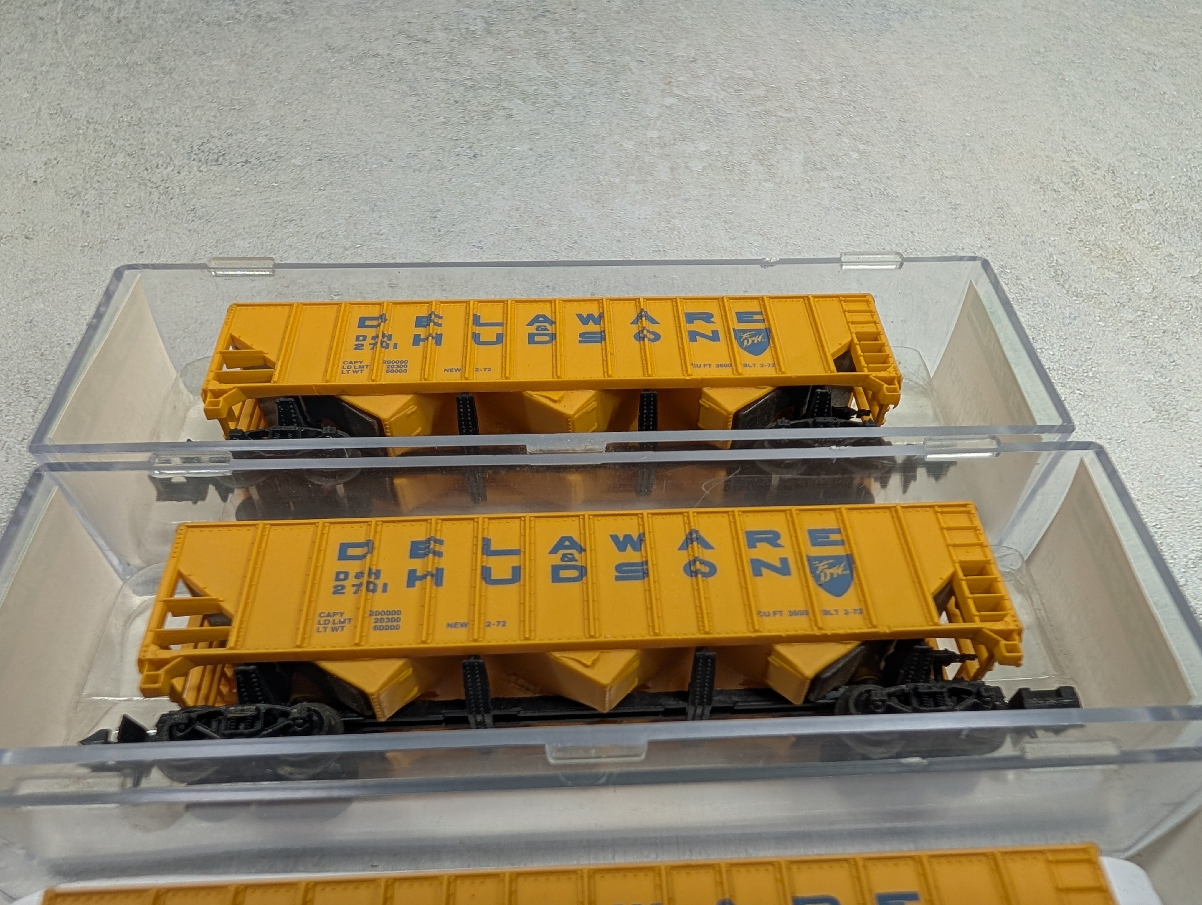 USED Bev-Bel 14006 N Scale Lot of 100 Ton Hoppers Delaware and Hudson D&H #2701 (3 pcs)