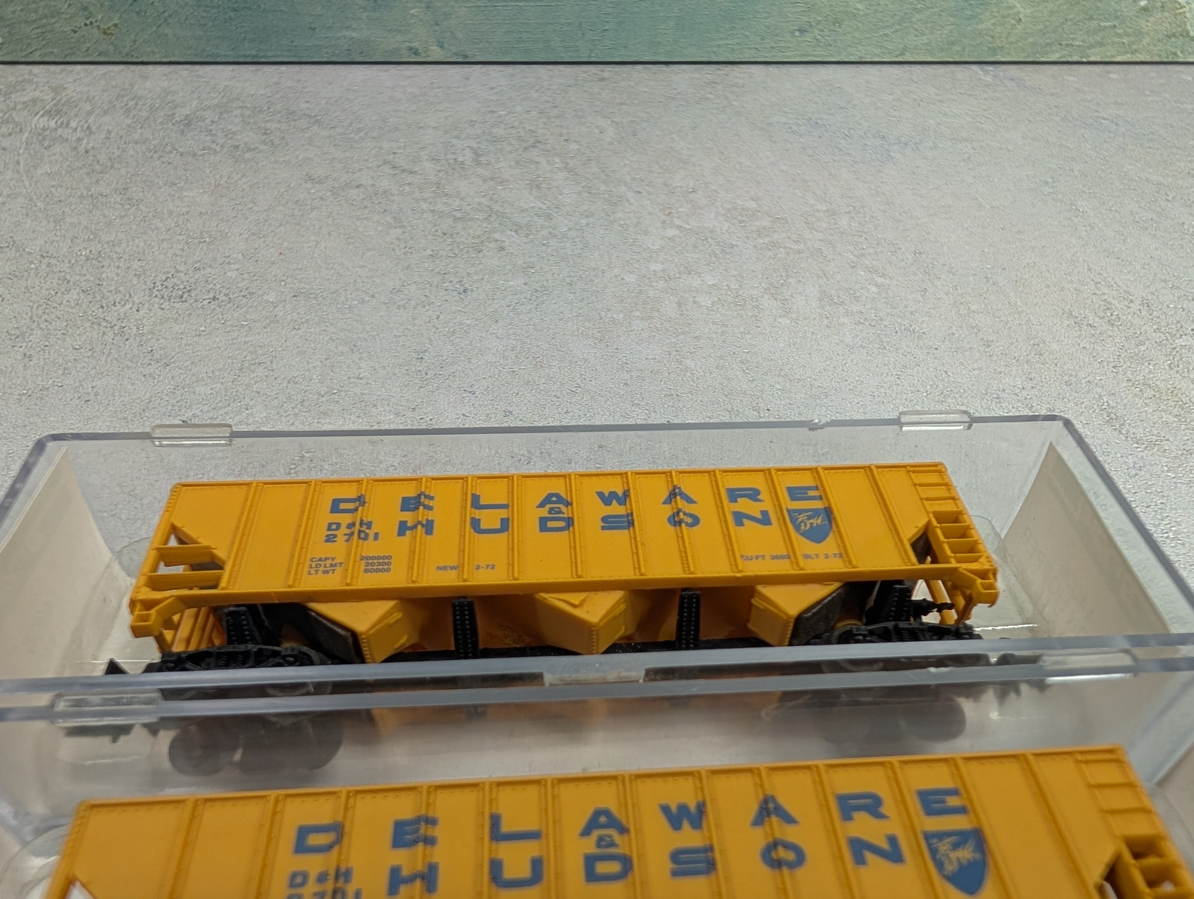 USED Bev-Bel 14006 N Scale Lot of 100 Ton Hoppers Delaware and Hudson D&H #2701 (3 pcs)