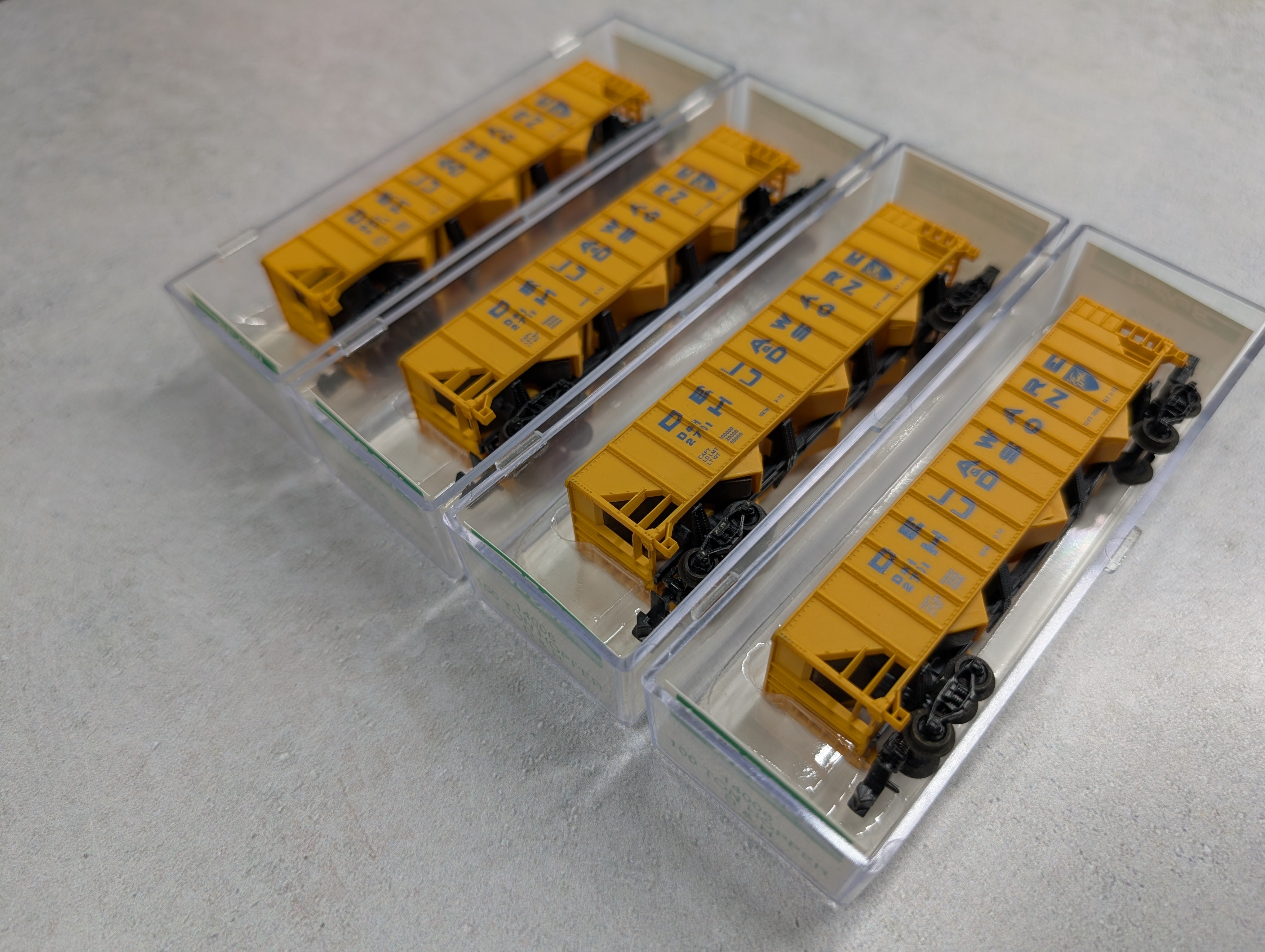 USED Bev-Bel 14006 N Scale Lot of 100 Ton Hoppers Delaware and Hudson D&H #2701 (4 pcs)