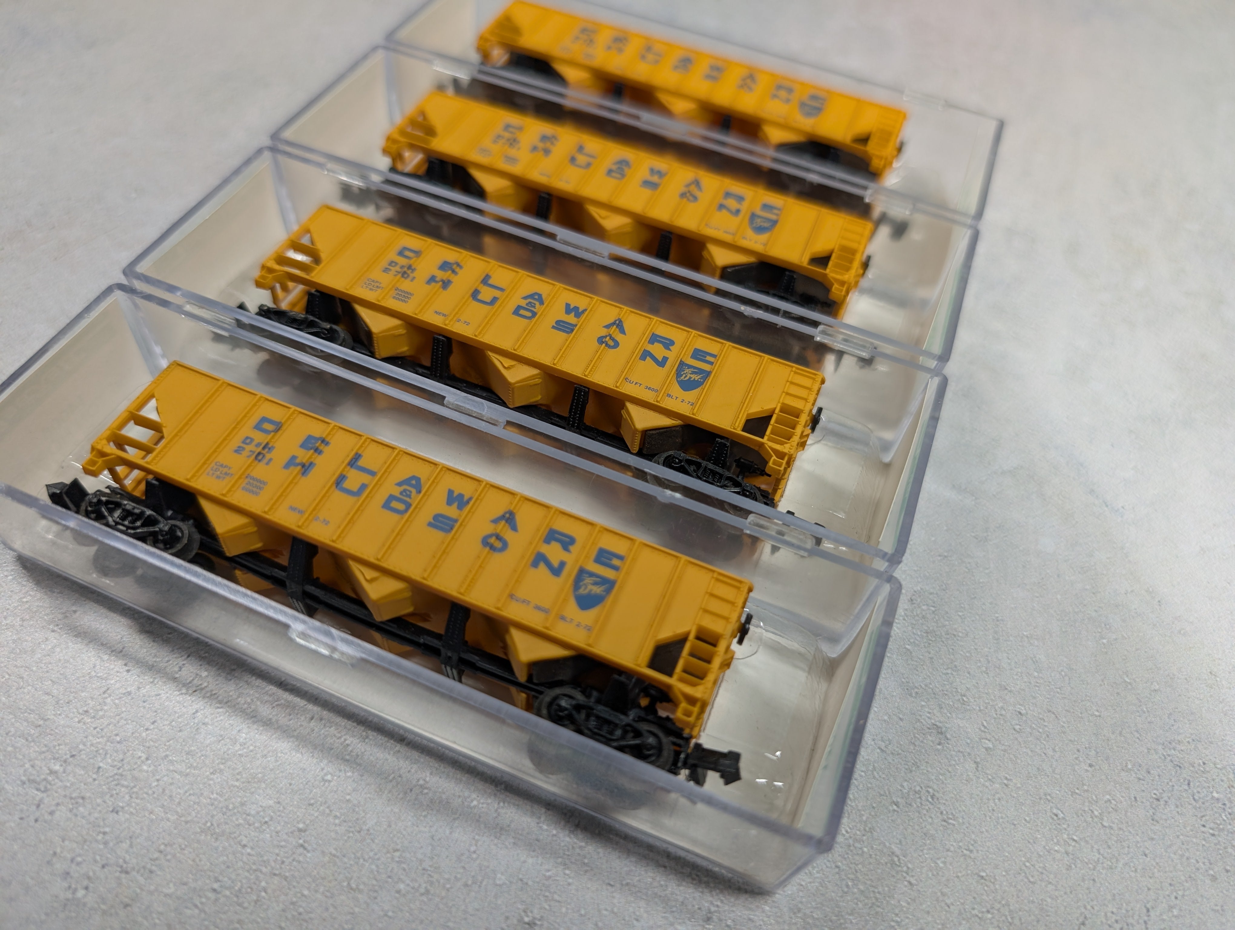 USED Bev-Bel 14006 N Scale Lot of 100 Ton Hoppers Delaware and Hudson D&H #2701 (4 pcs)