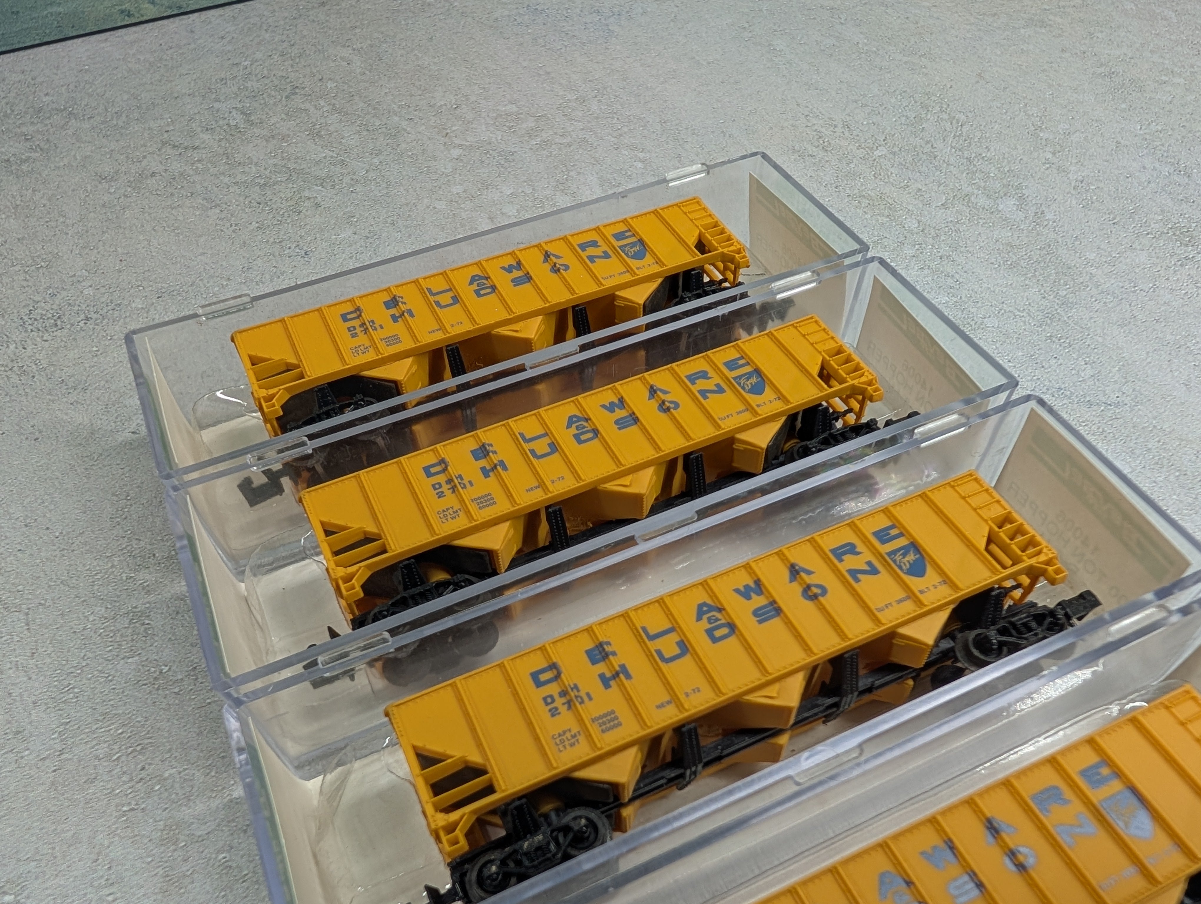 USED Bev-Bel 14006 N Scale Lot of 100 Ton Hoppers Delaware and Hudson D&H #2701 (4 pcs)