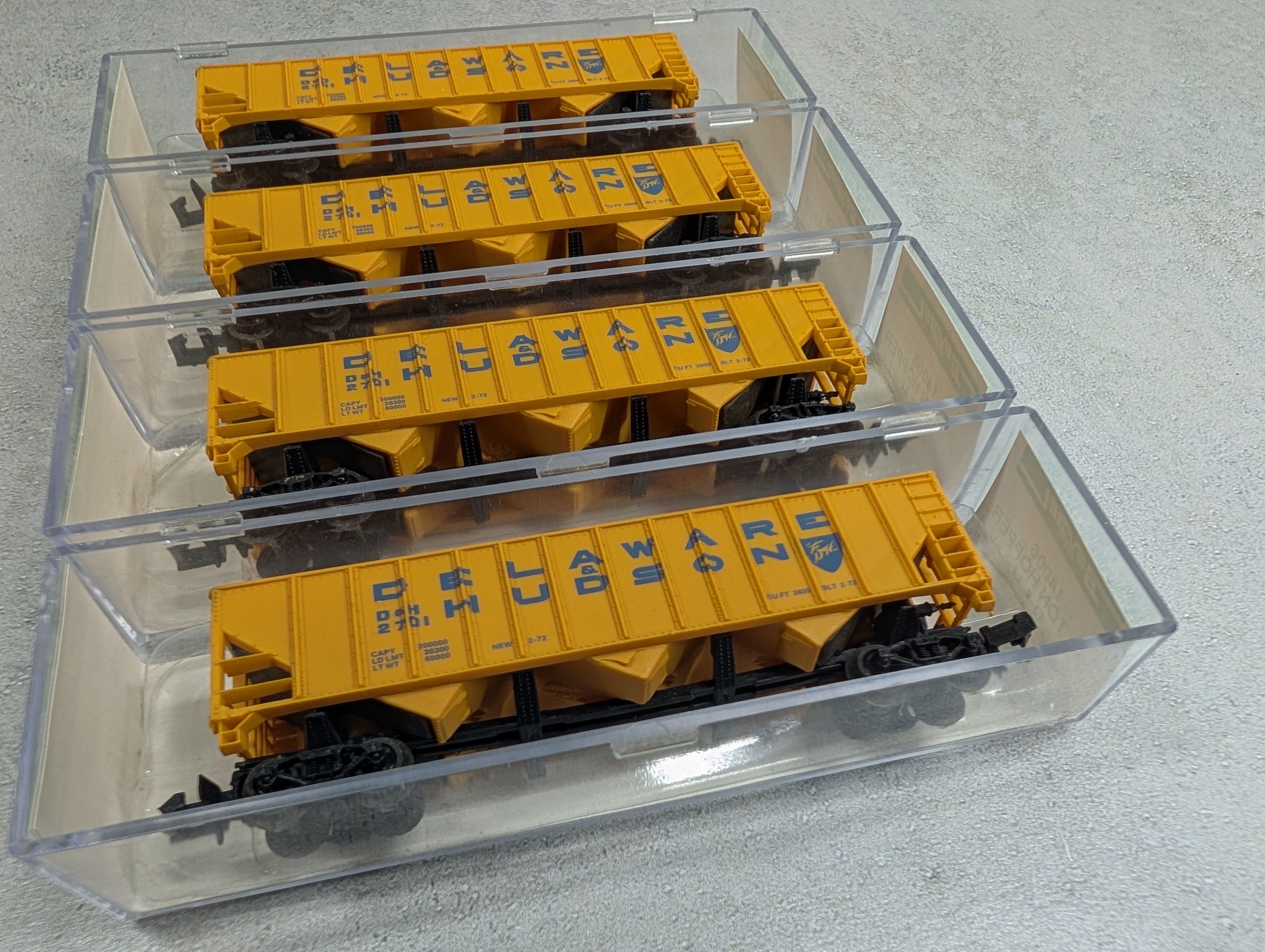 USED Bev-Bel 14006 N Scale Lot of 100 Ton Hoppers Delaware and Hudson D&H #2701 (4 pcs)
