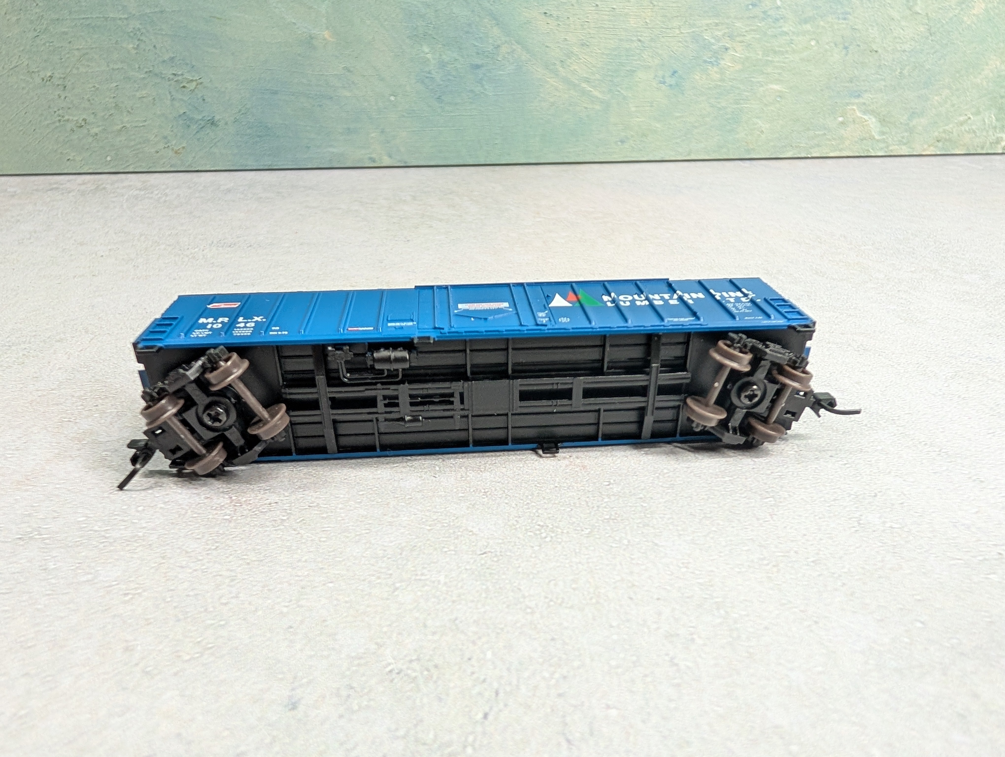 USED Athearn 10684 N Scale 50' NACC Box Car Mountain Pine Lumber MPLX #1046