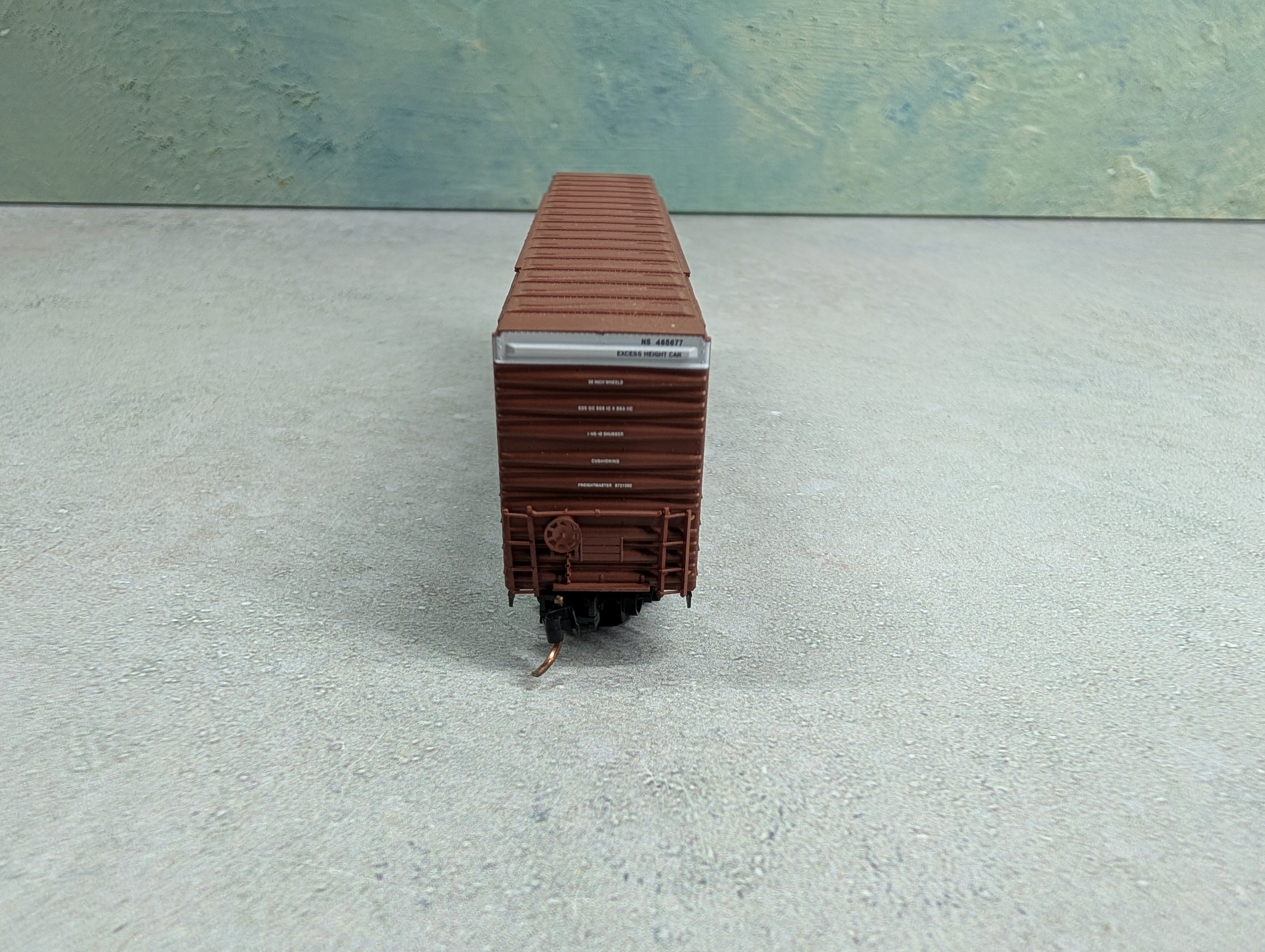 USED Micro-Trains 102070 N Scale 60' Box Car, Excess Height Norfolk Southern NS #465677