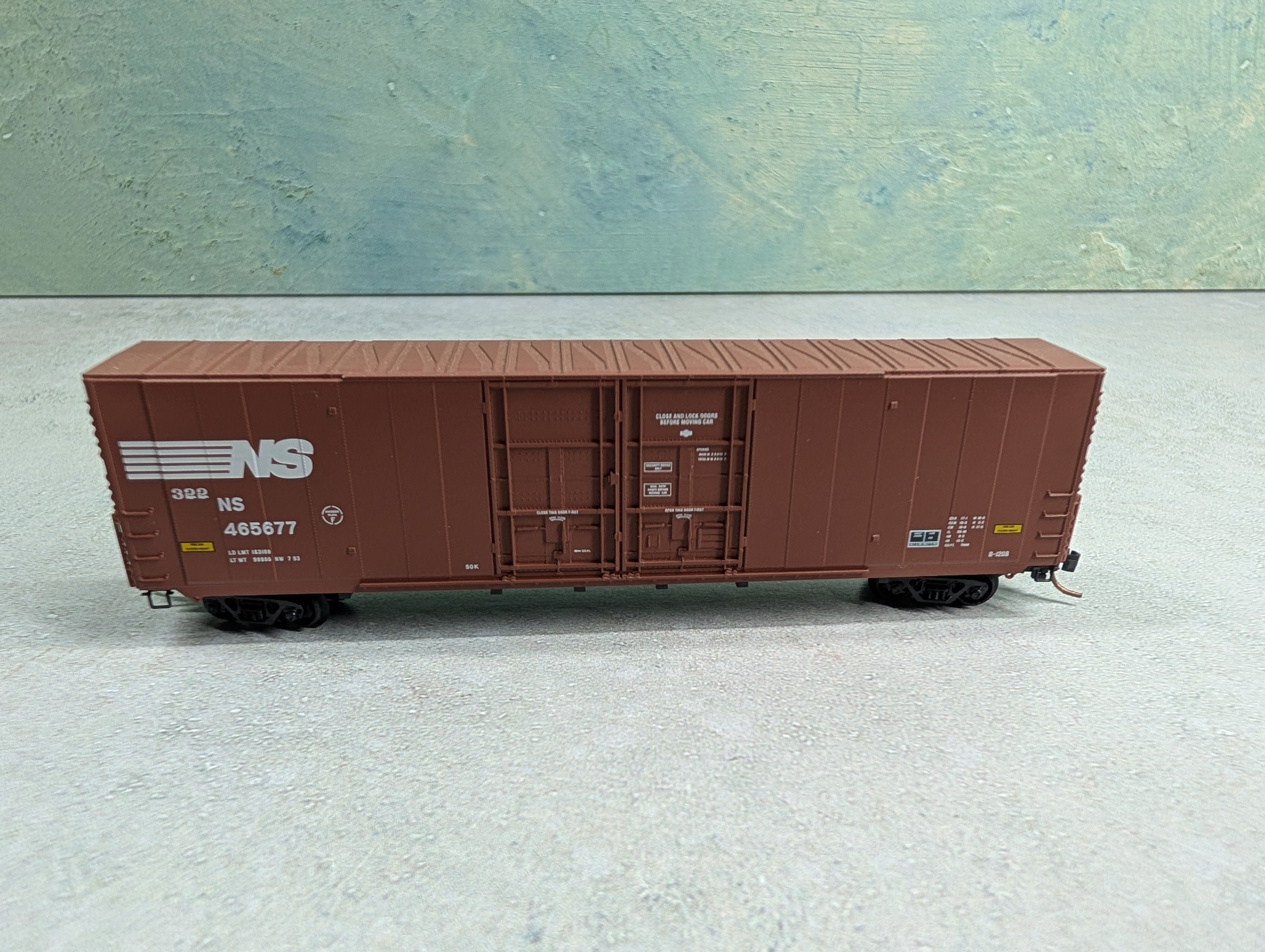 USED Micro-Trains 102070 N Scale 60' Box Car, Excess Height Norfolk Southern NS #465677