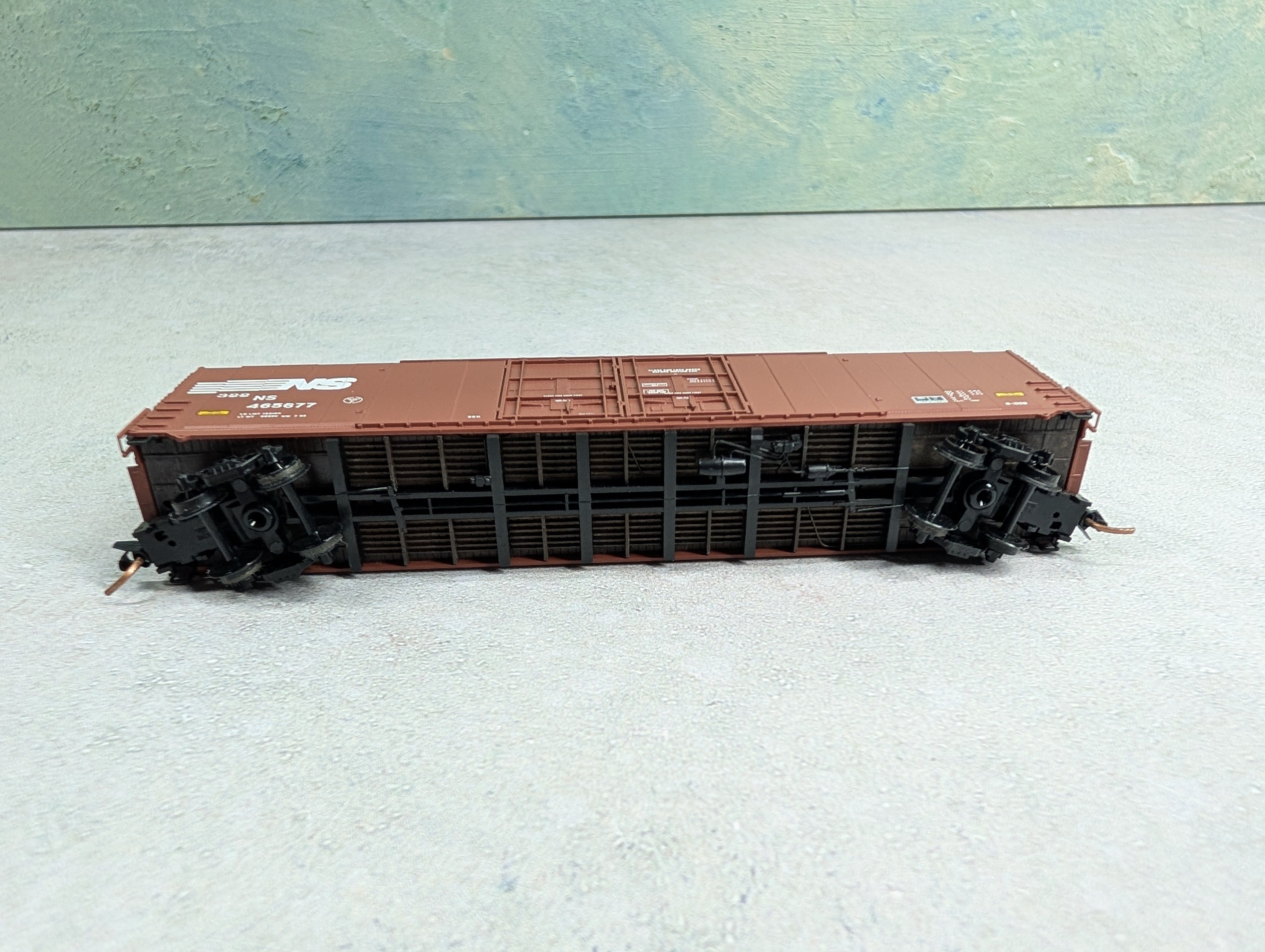 USED Micro-Trains 102070 N Scale 60' Box Car, Excess Height Norfolk Southern NS #465677